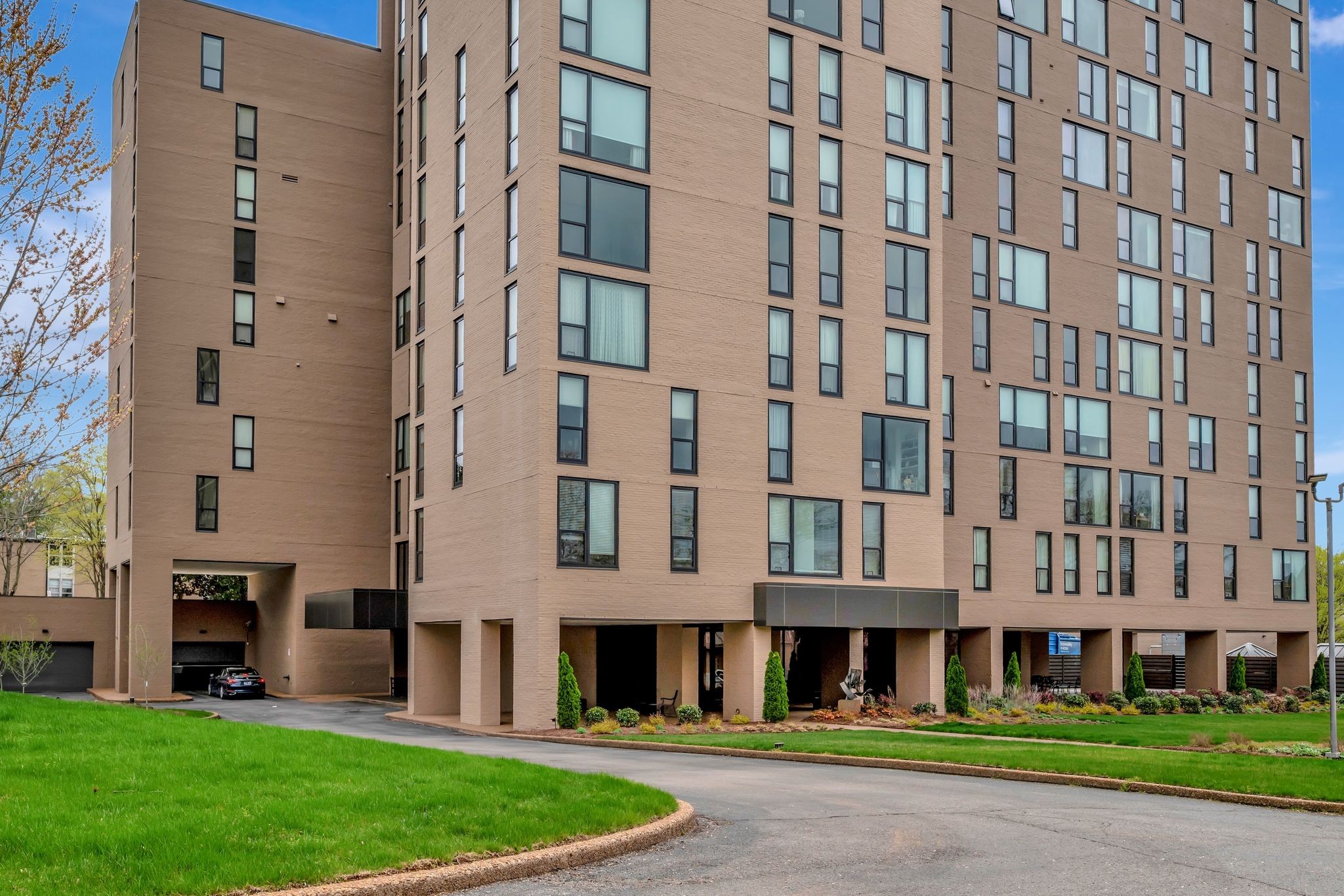 3901 West End Ave Unit: 403