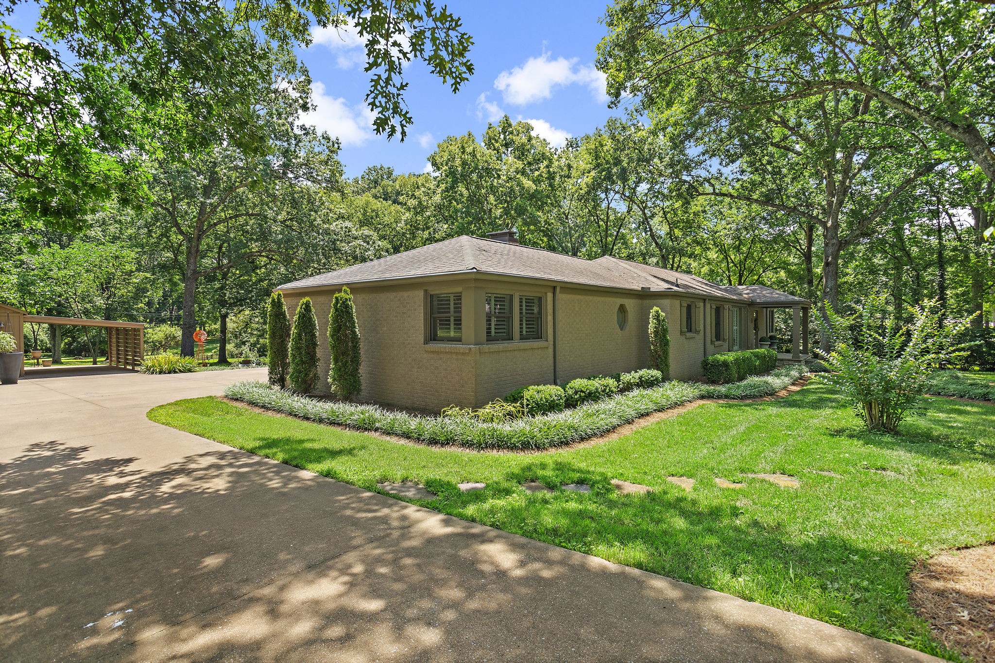 616 Brook Hollow Rd
