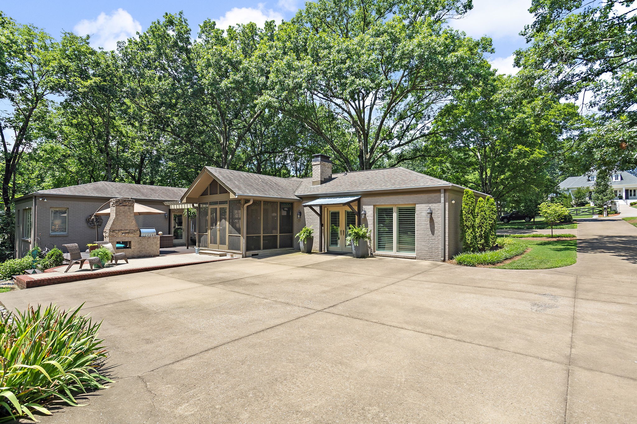 616 Brook Hollow Rd