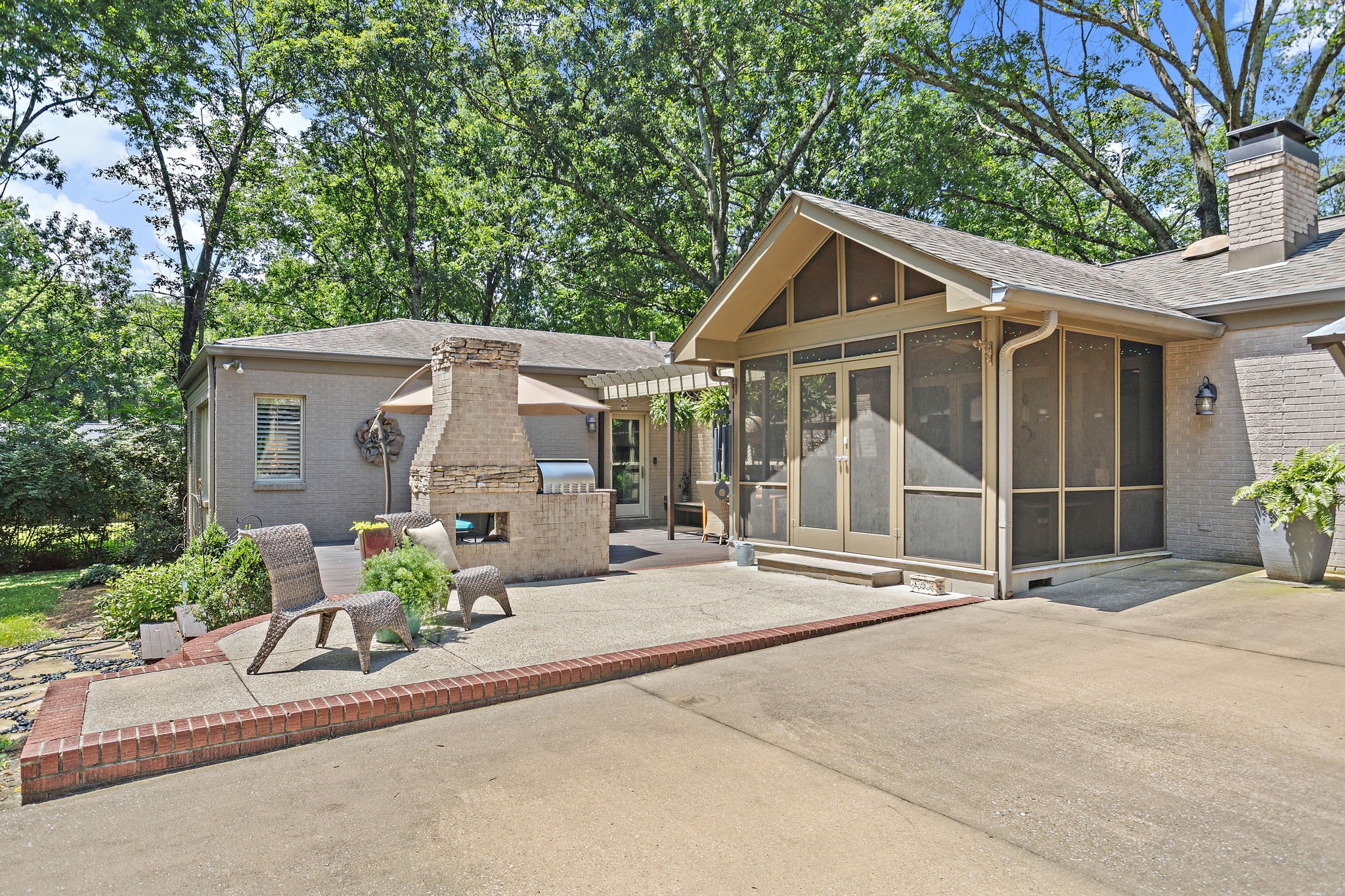 616 Brook Hollow Rd