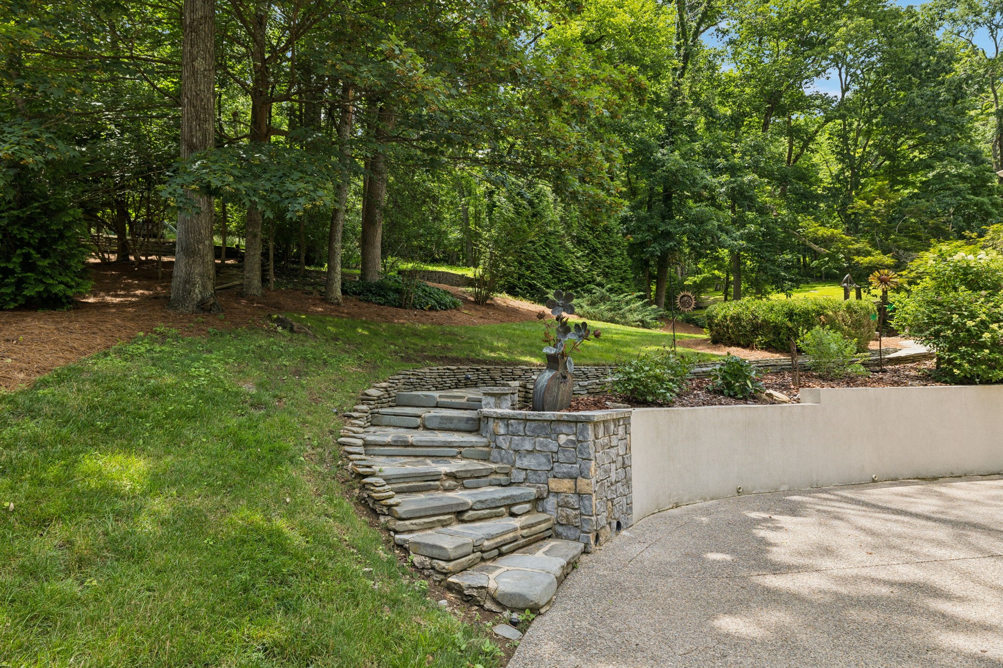 545 Grand Oaks Dr