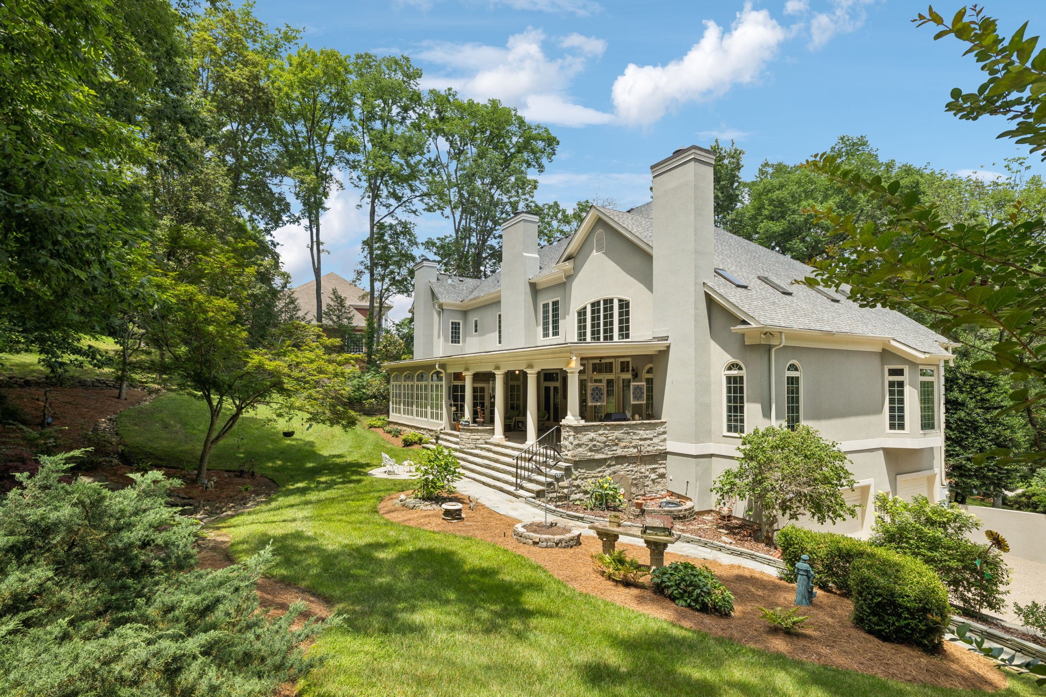 545 Grand Oaks Dr
