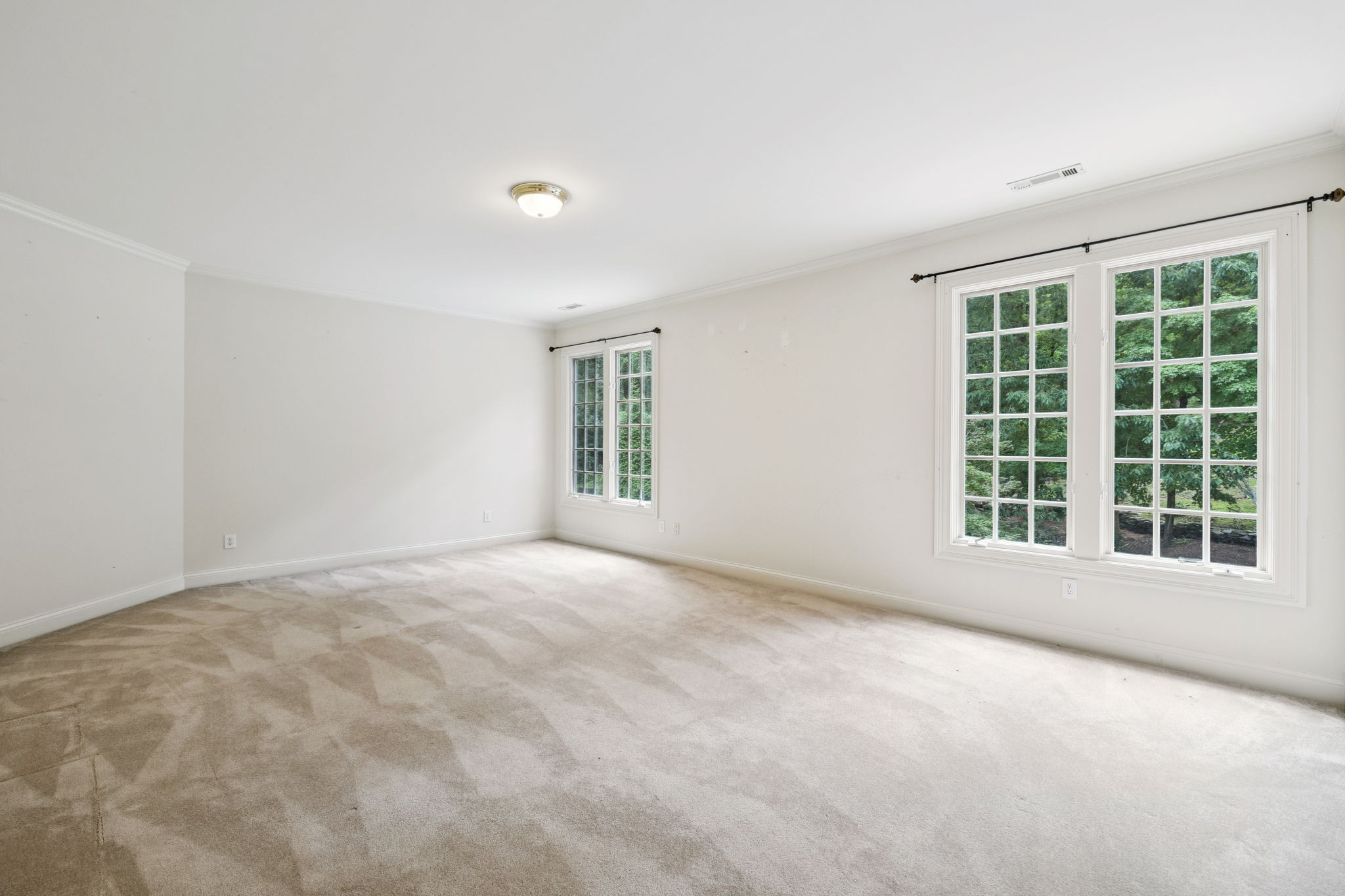 545 Grand Oaks Dr