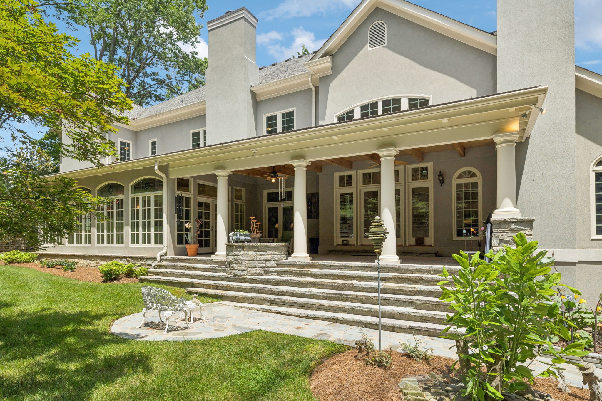 545 Grand Oaks Dr