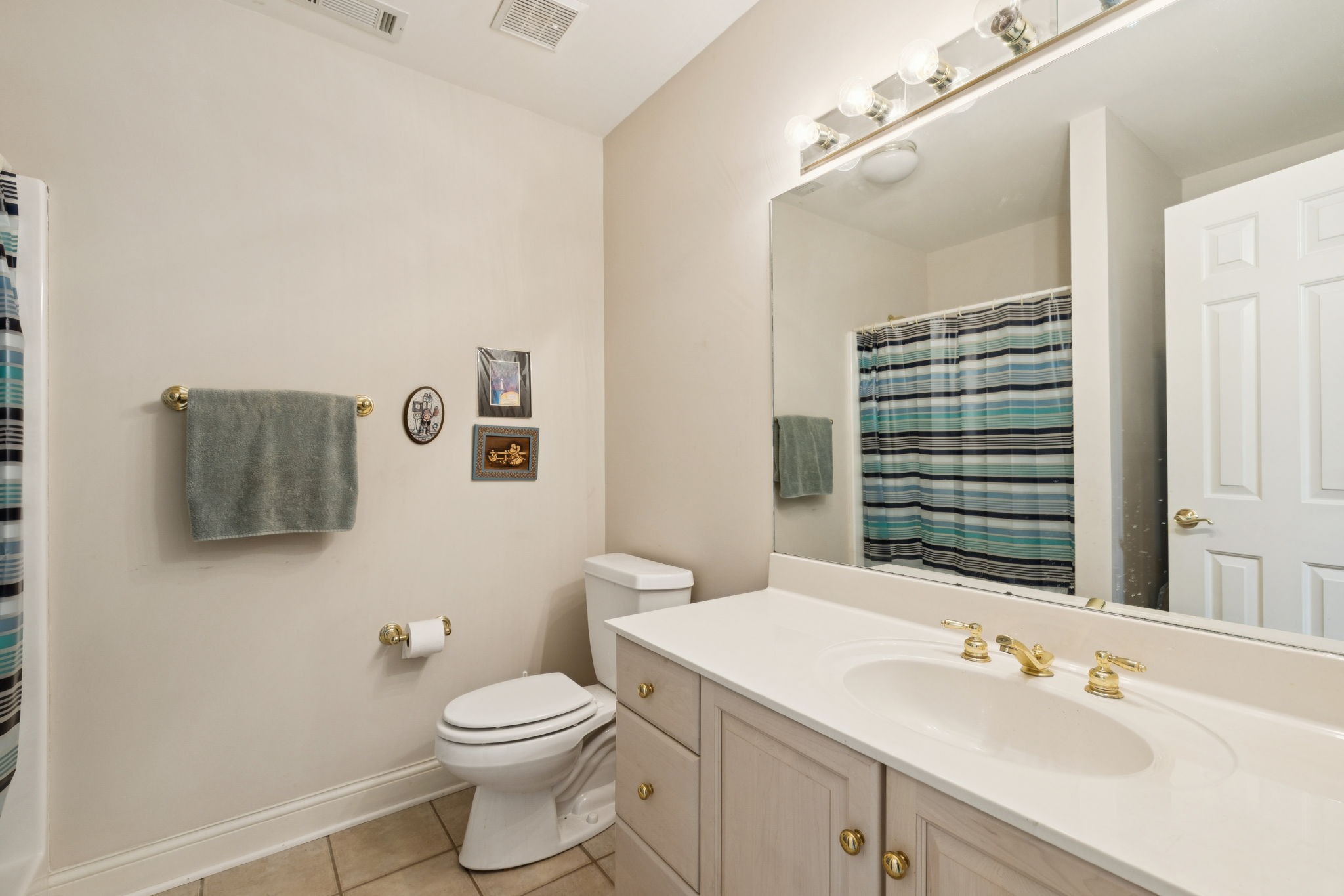 545 Grand Oaks Dr
