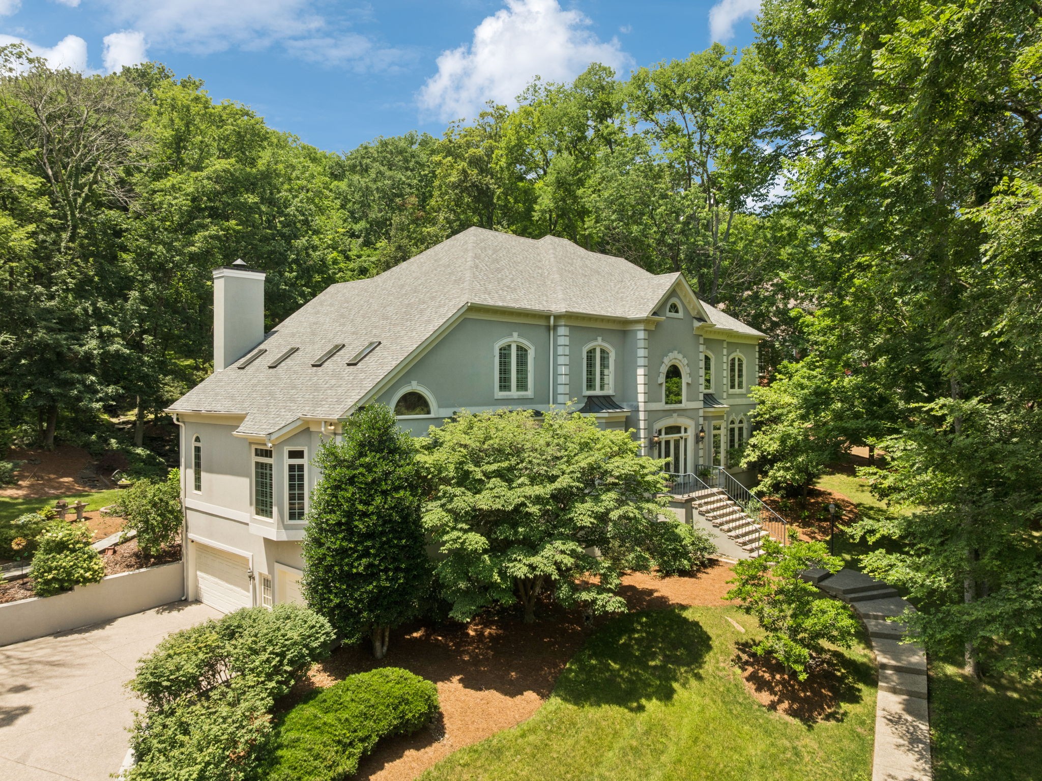 545 Grand Oaks Dr