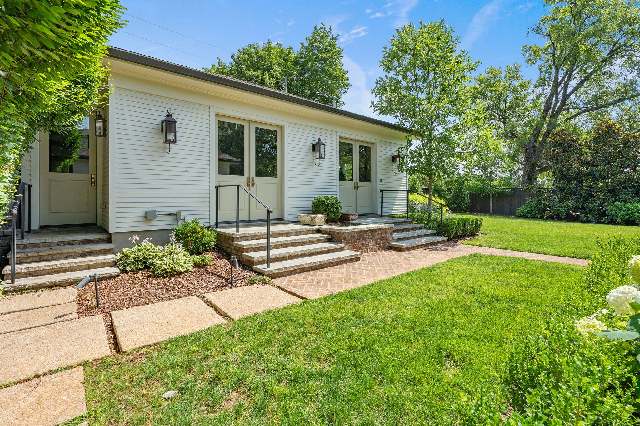 1504 Sweetbriar Ave