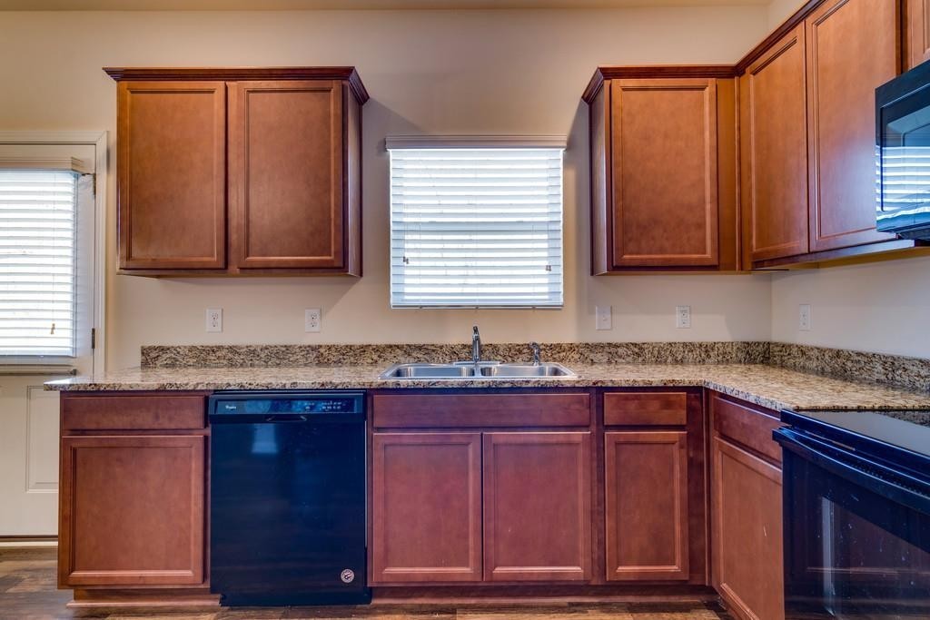 2225 Bee Hive Dr