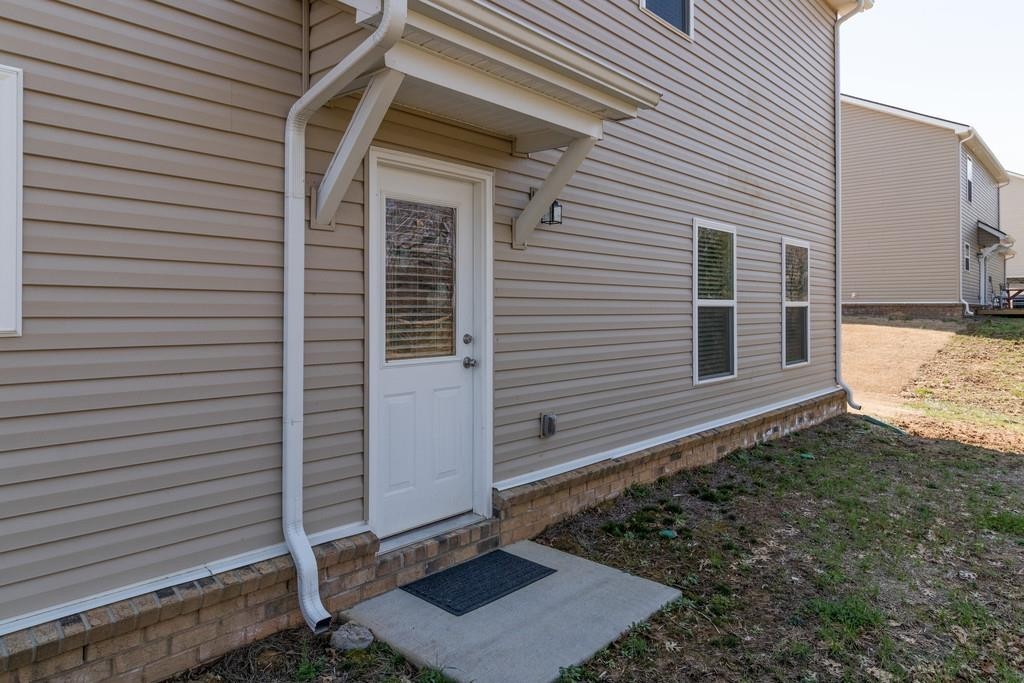 2225 Bee Hive Dr