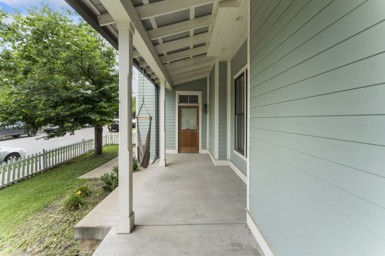2115 Grantland Ave