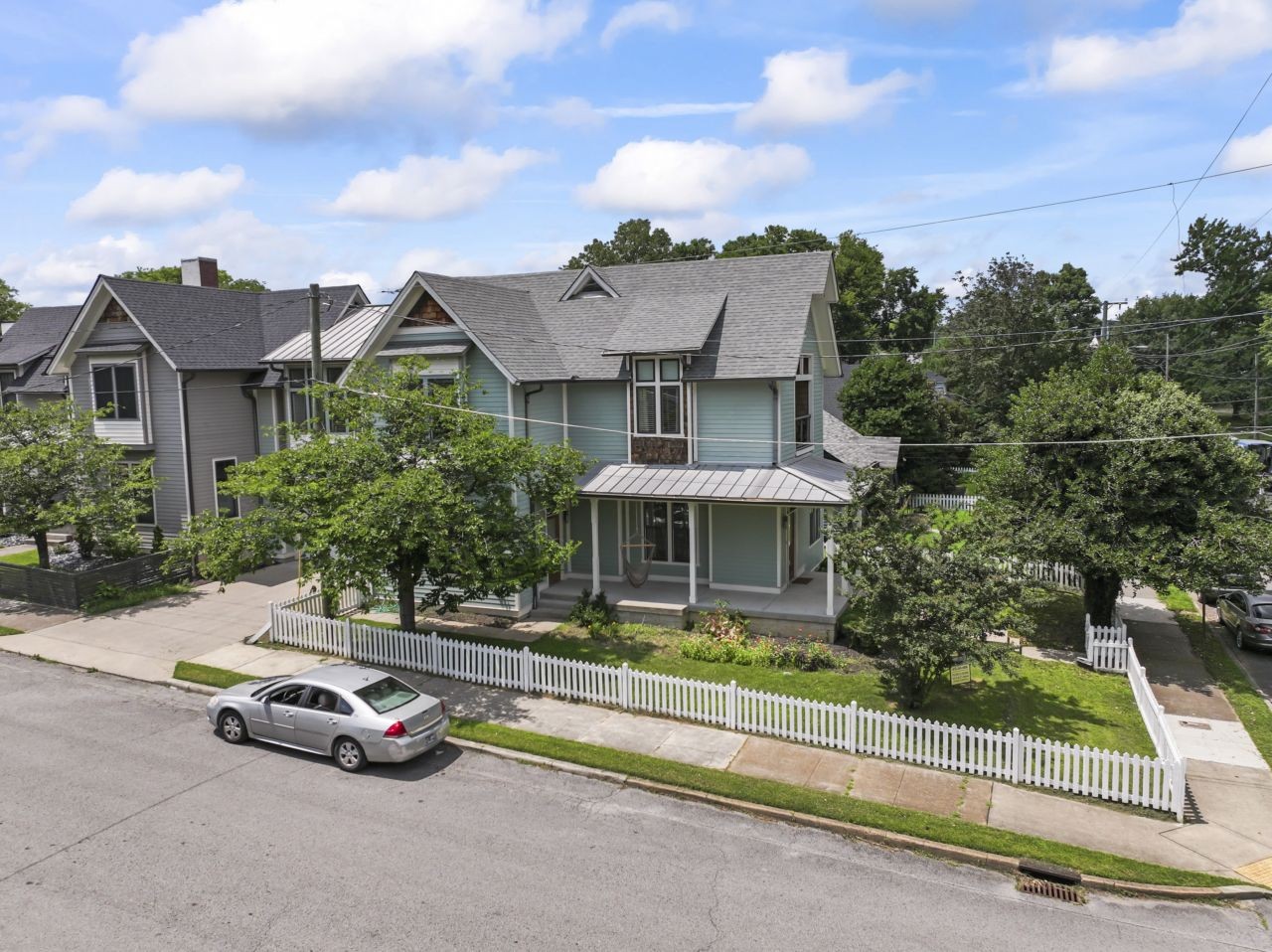 2115 Grantland Ave