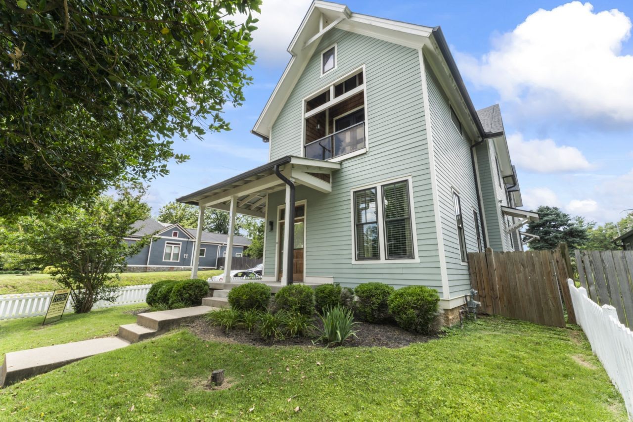 2115 Grantland Ave