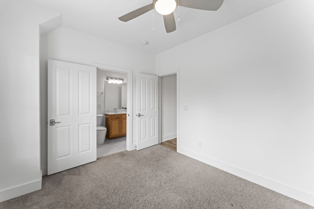 2115 Grantland Ave