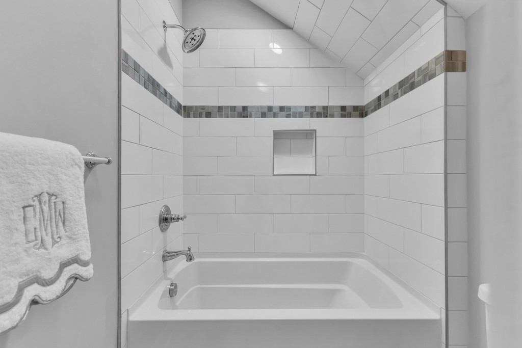 2803B W Kirkwood Ave