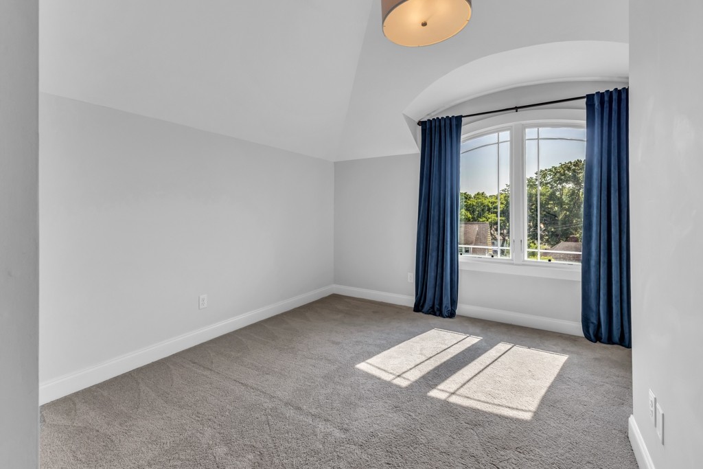 2803B W Kirkwood Ave