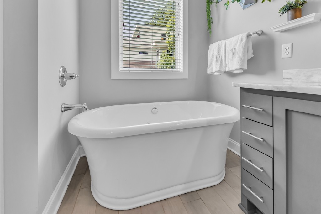 2803B W Kirkwood Ave