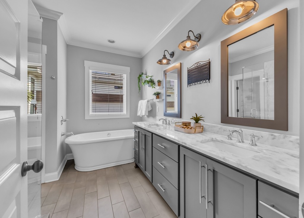 2803B W Kirkwood Ave