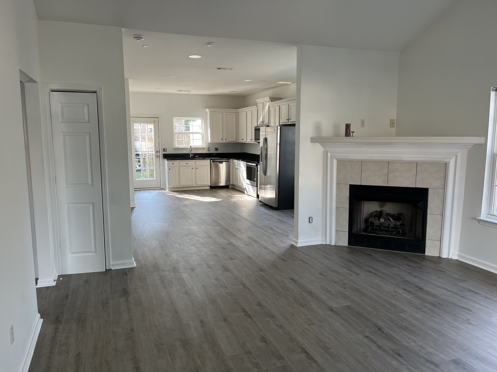 1101 Downs Blvd Unit: 106