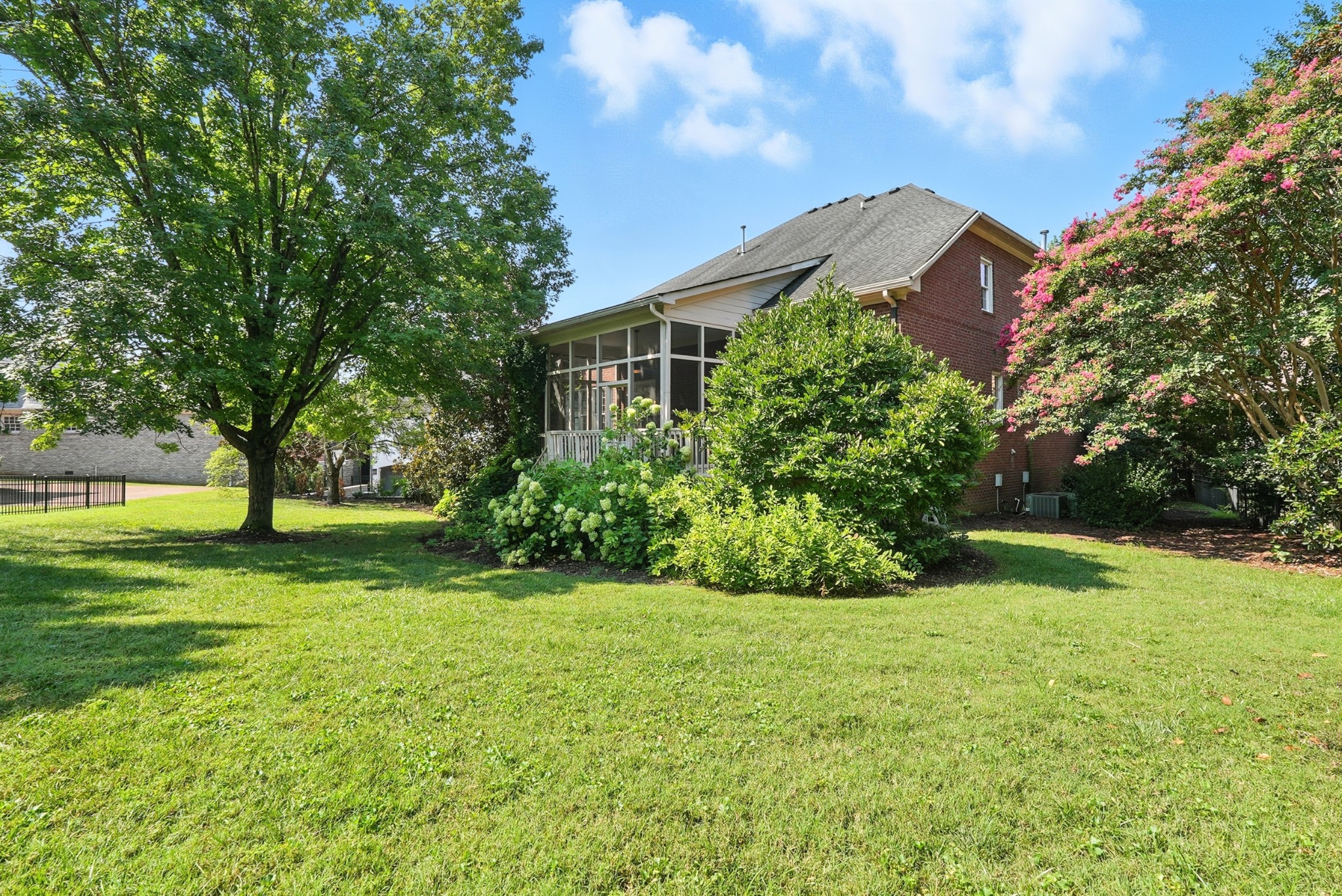 205 Belclaire Pl