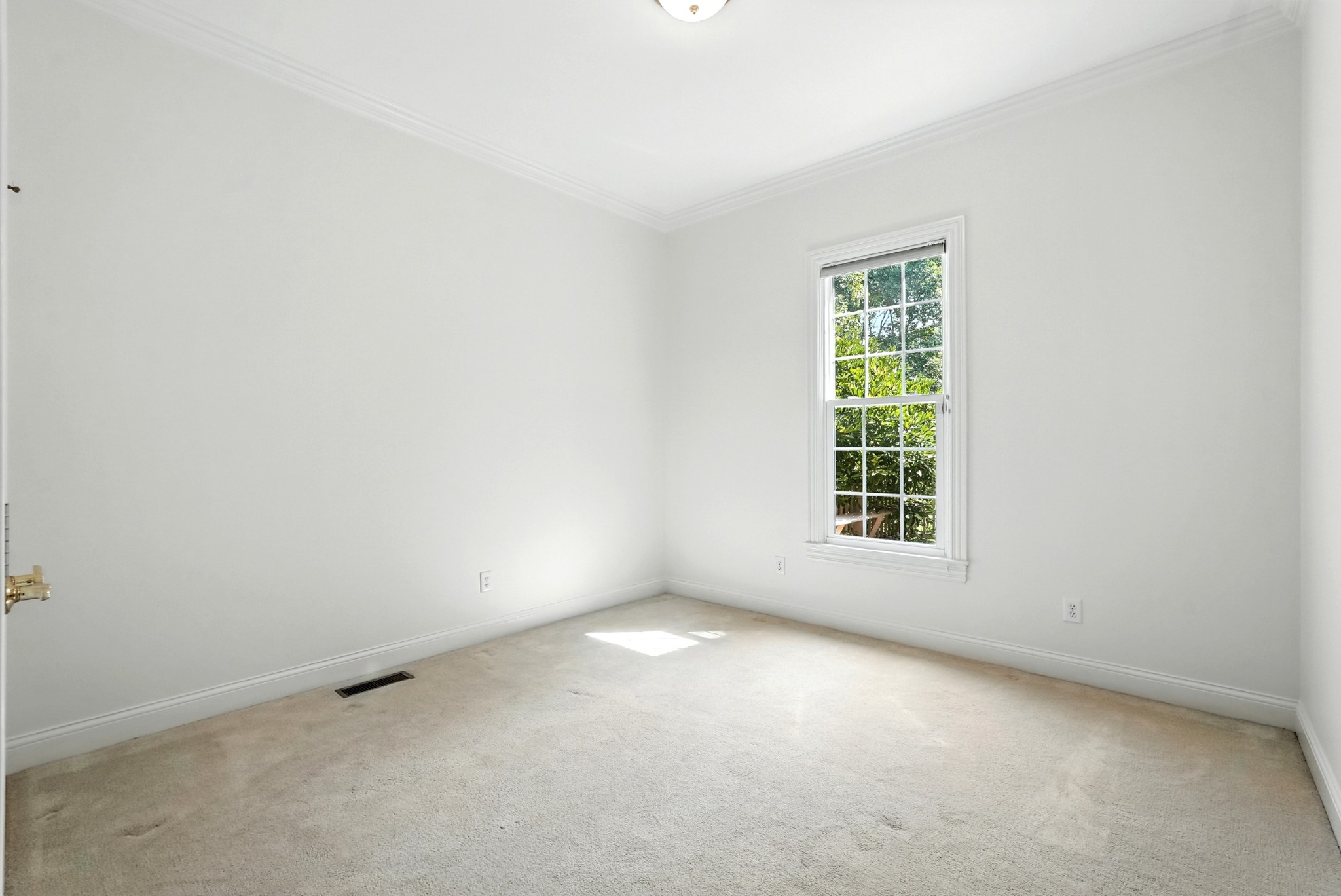 205 Belclaire Pl