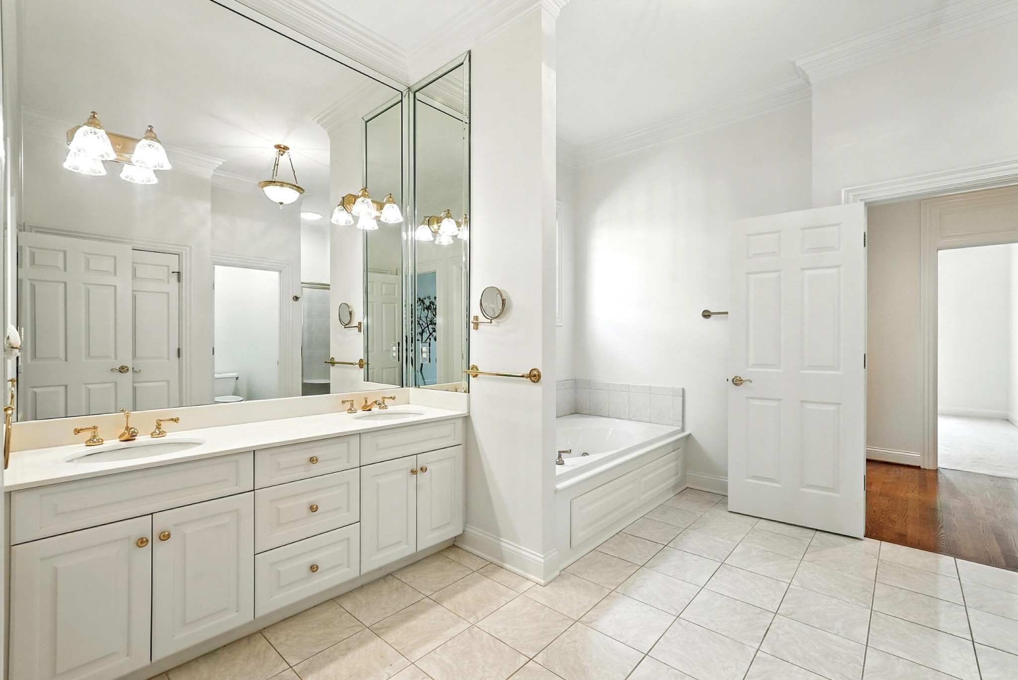 205 Belclaire Pl
