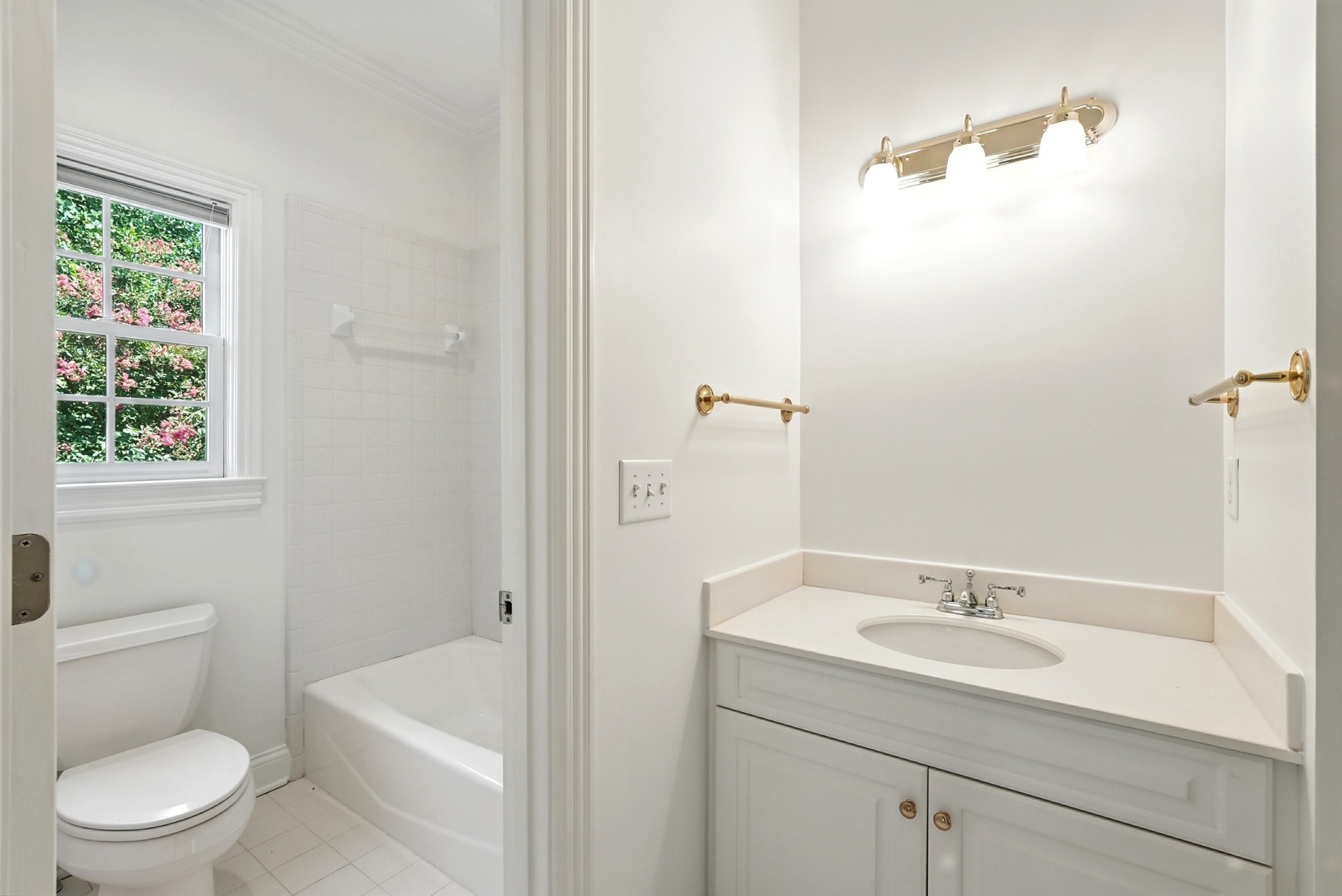 205 Belclaire Pl