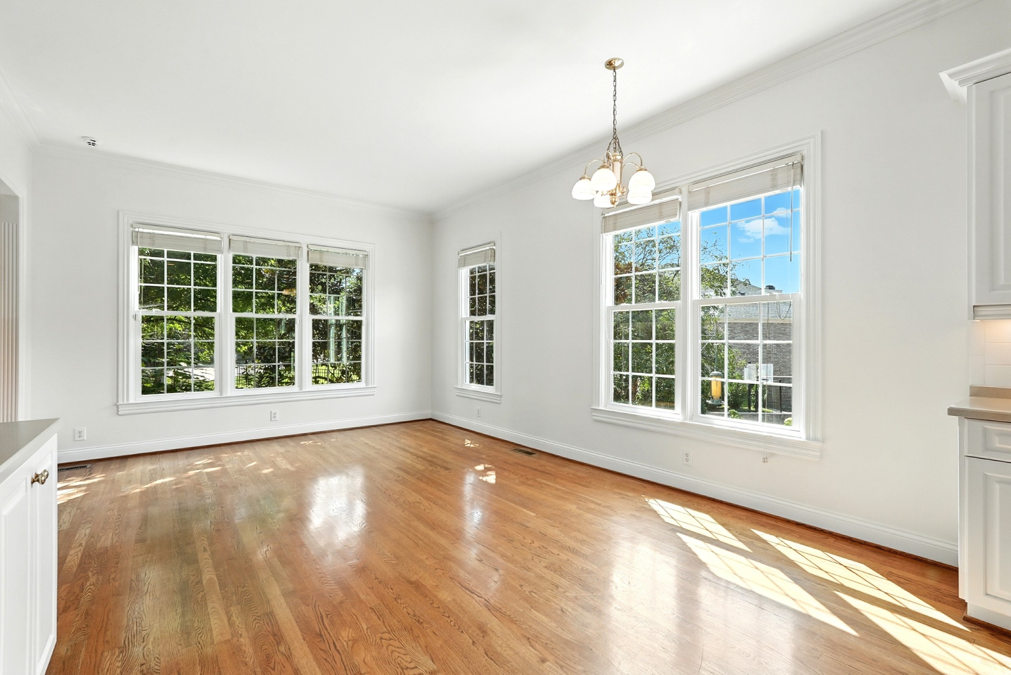 205 Belclaire Pl