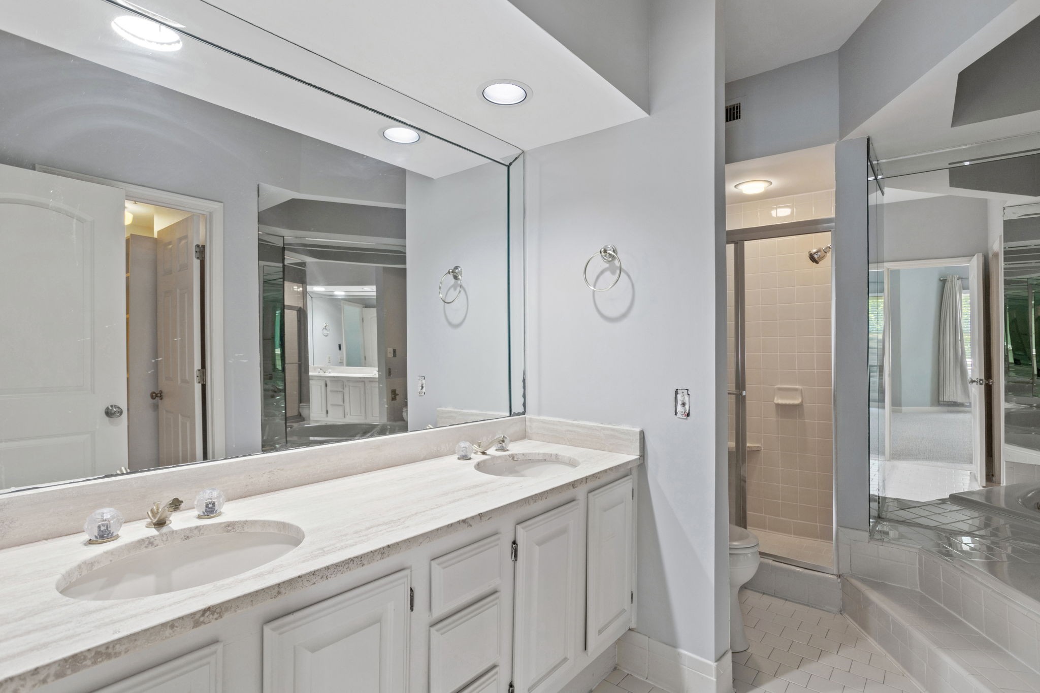 3818 West End Ave Unit: 111