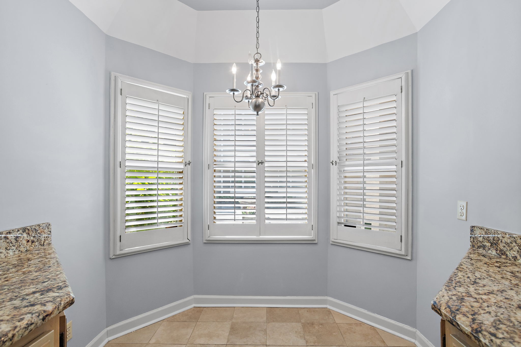 3818 West End Ave Unit: 111