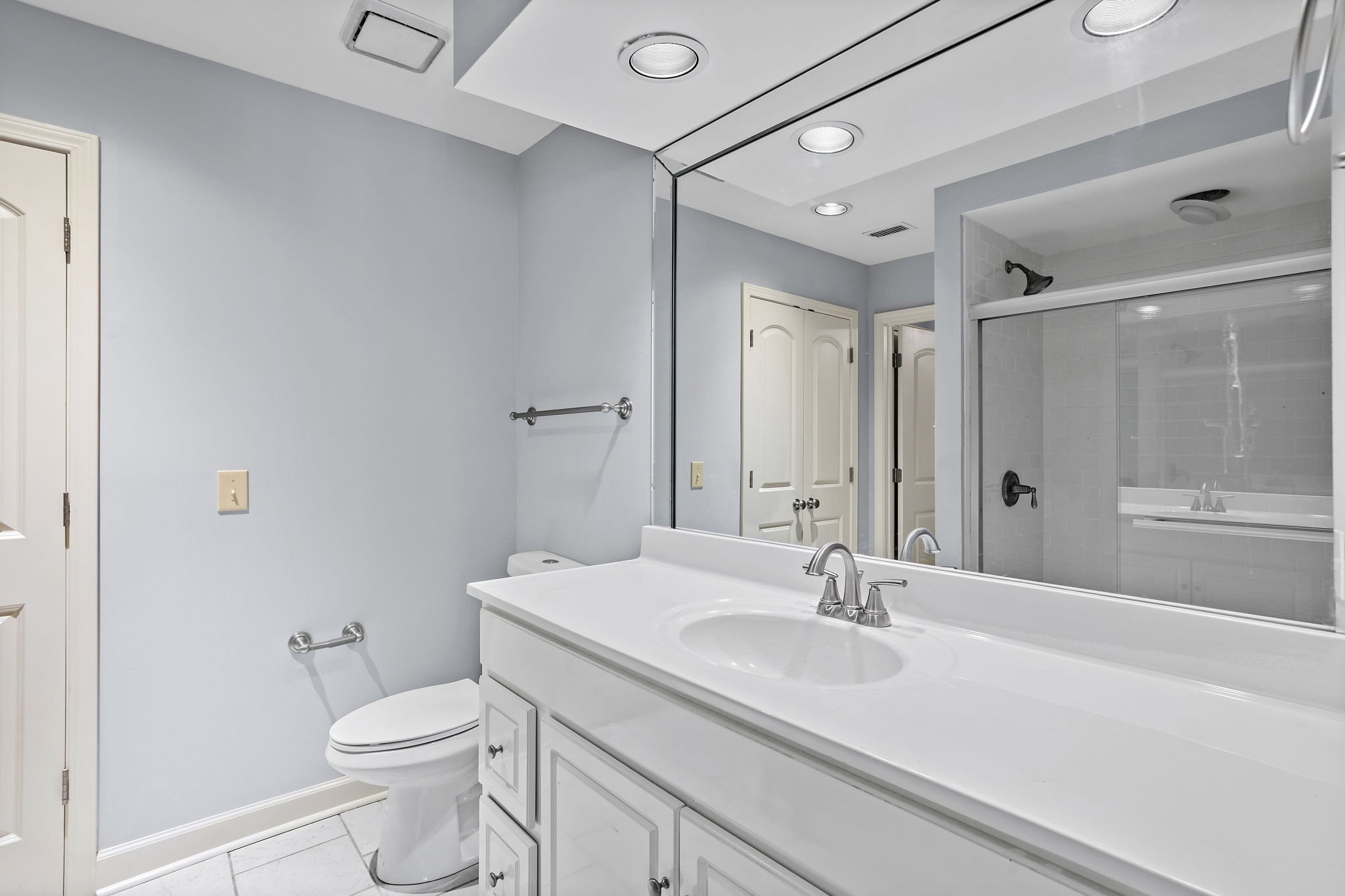 3818 West End Ave Unit: 111