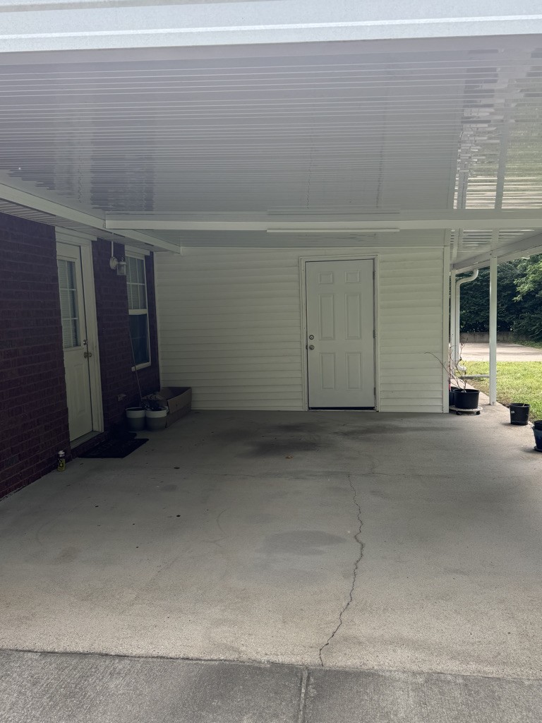 109 Mead Ave