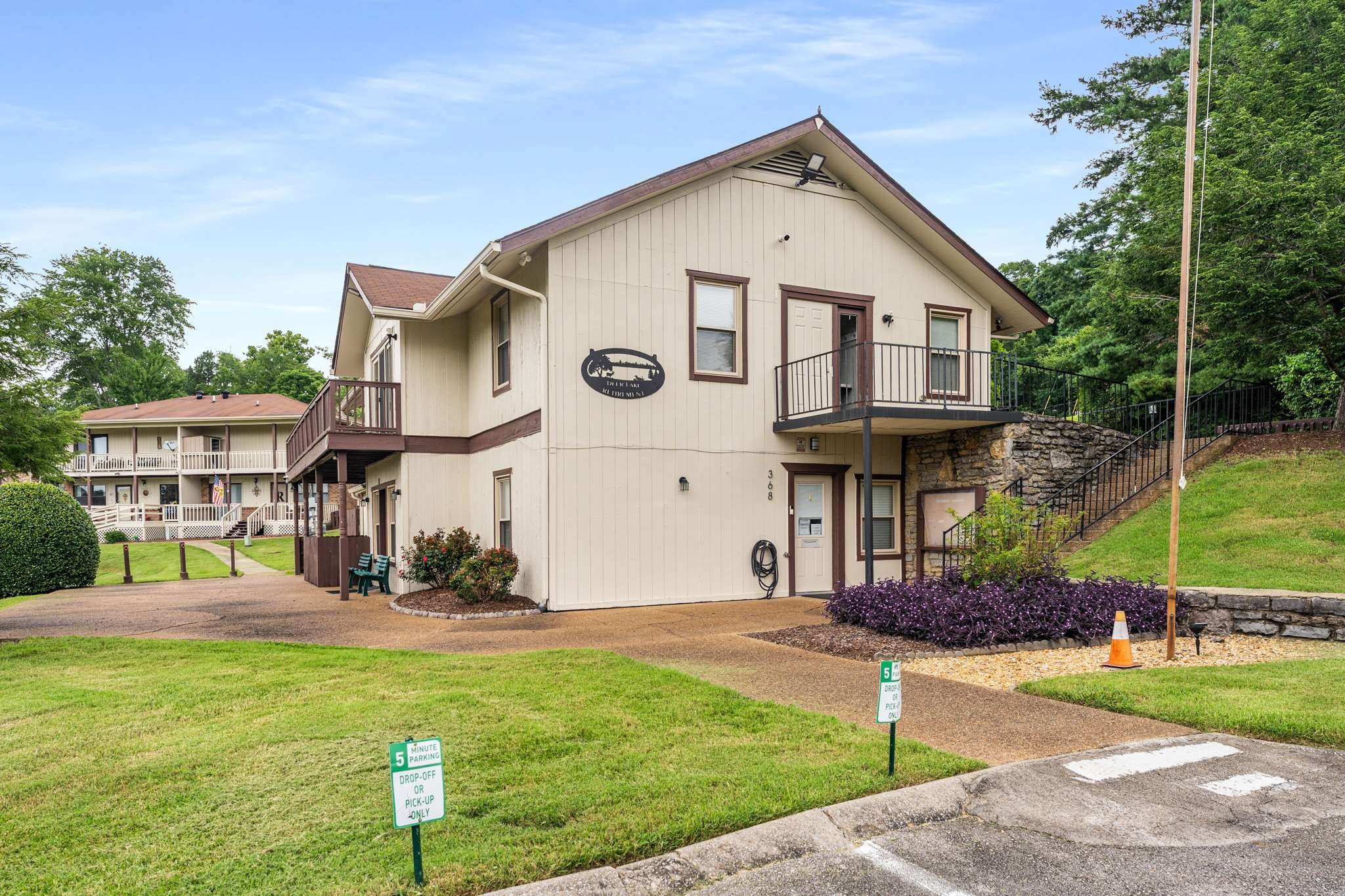 434 Deer Lake Dr