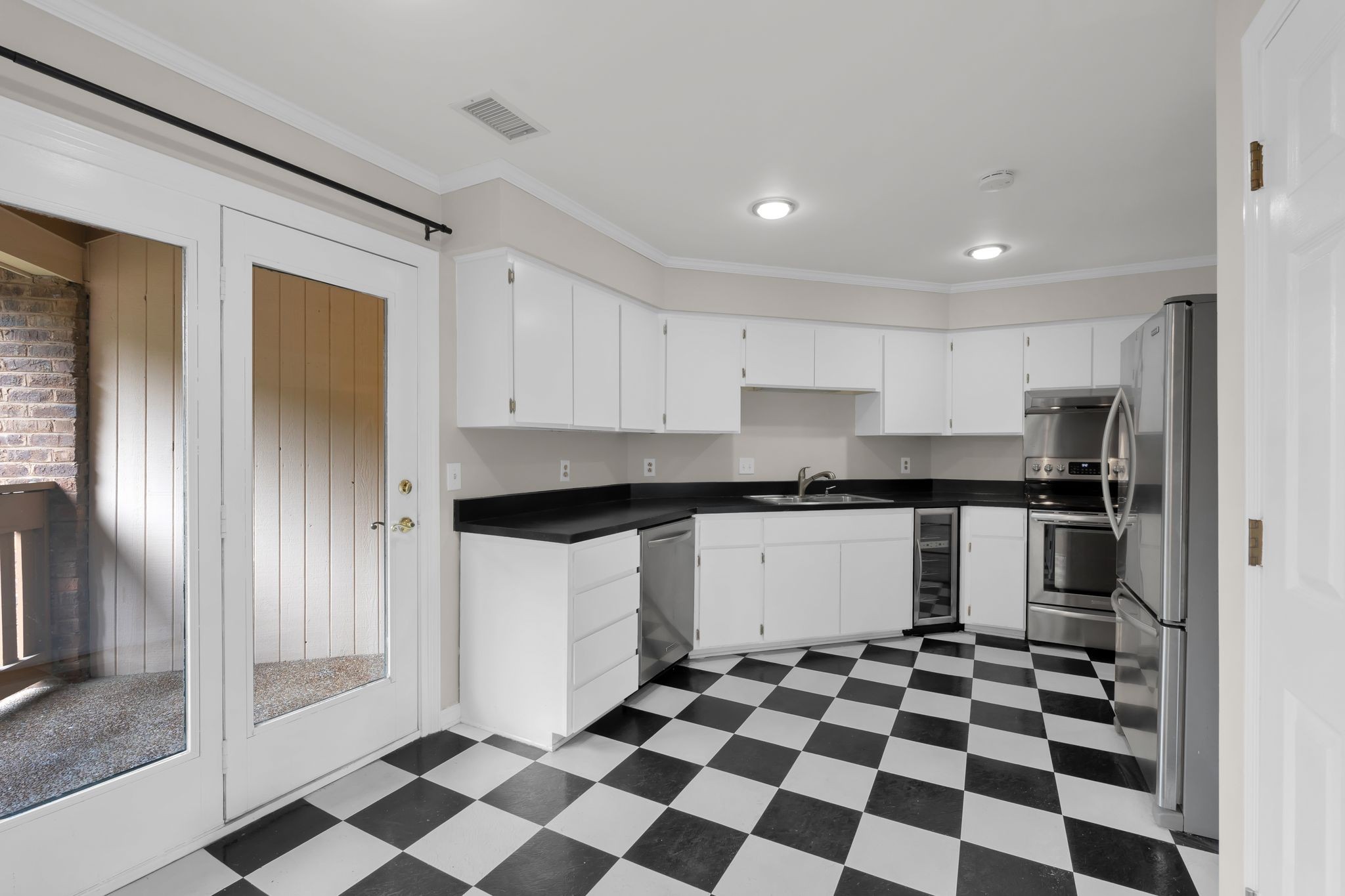 123 Hillsboro Pl