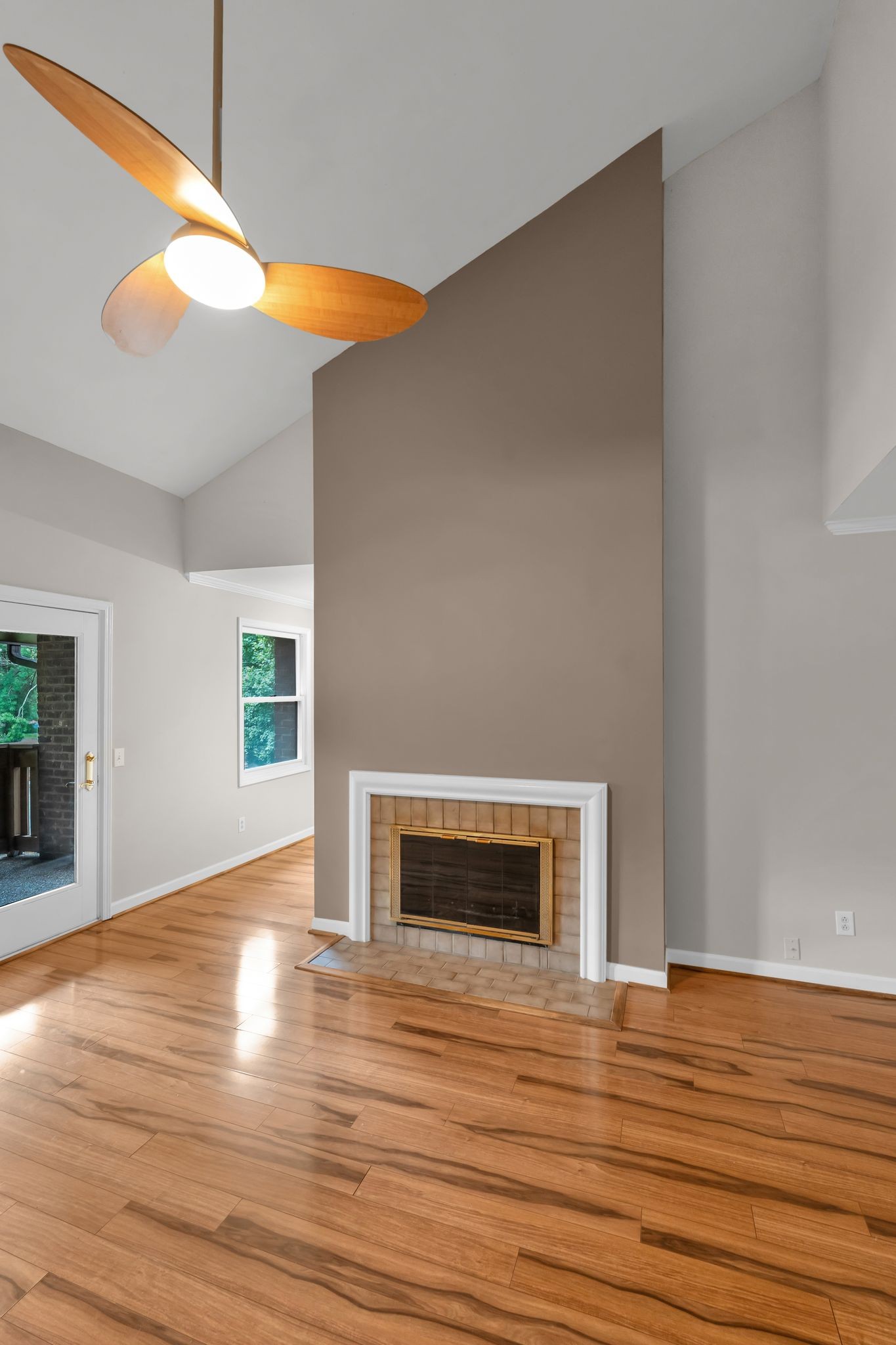 123 Hillsboro Pl