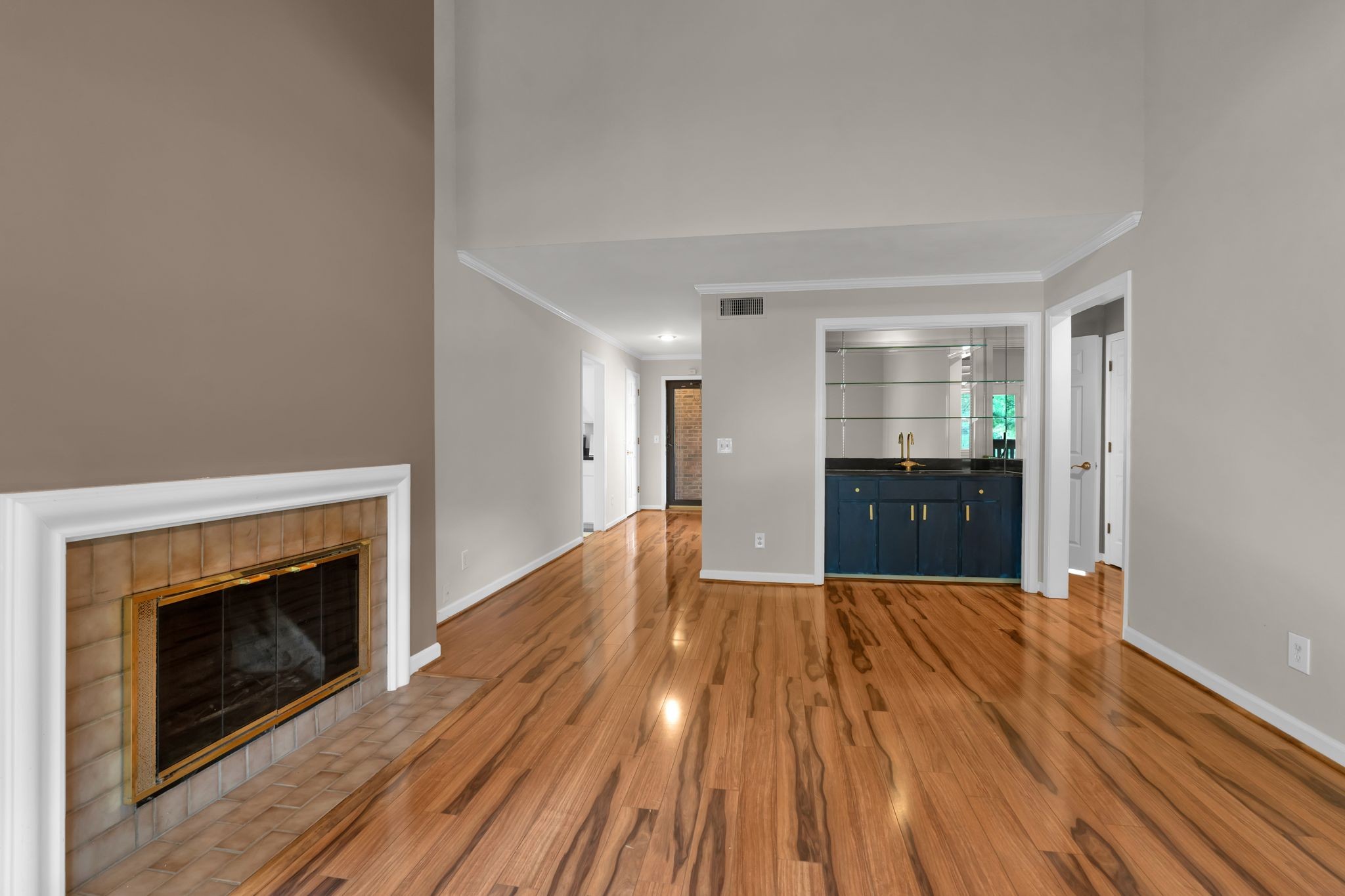 123 Hillsboro Pl