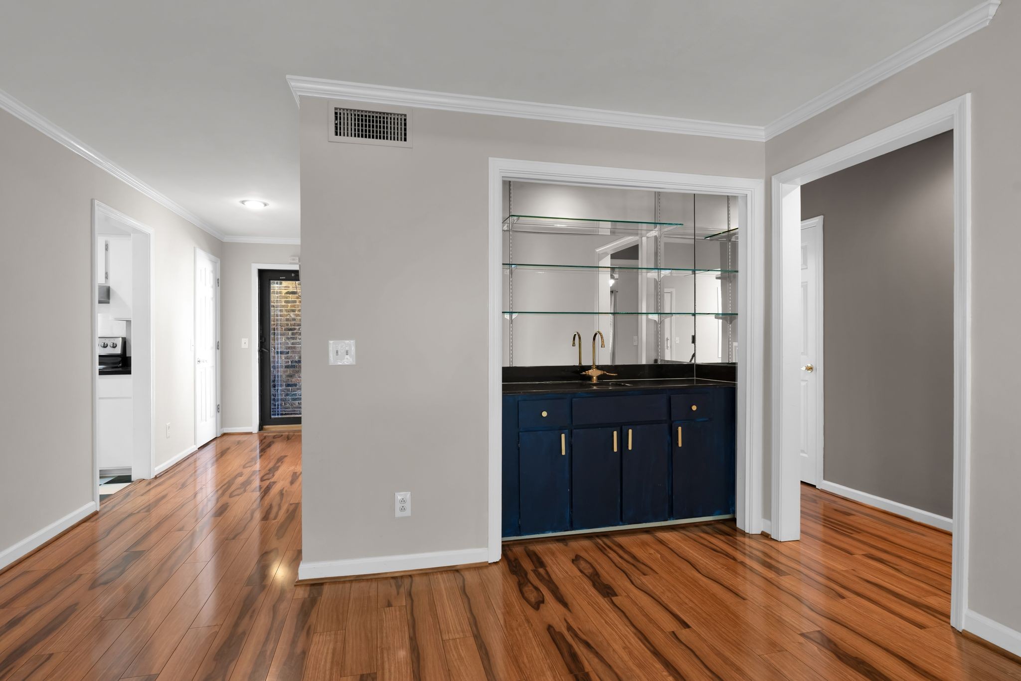 123 Hillsboro Pl