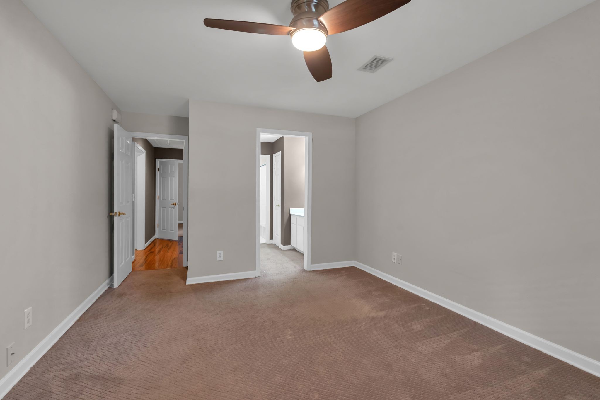 123 Hillsboro Pl