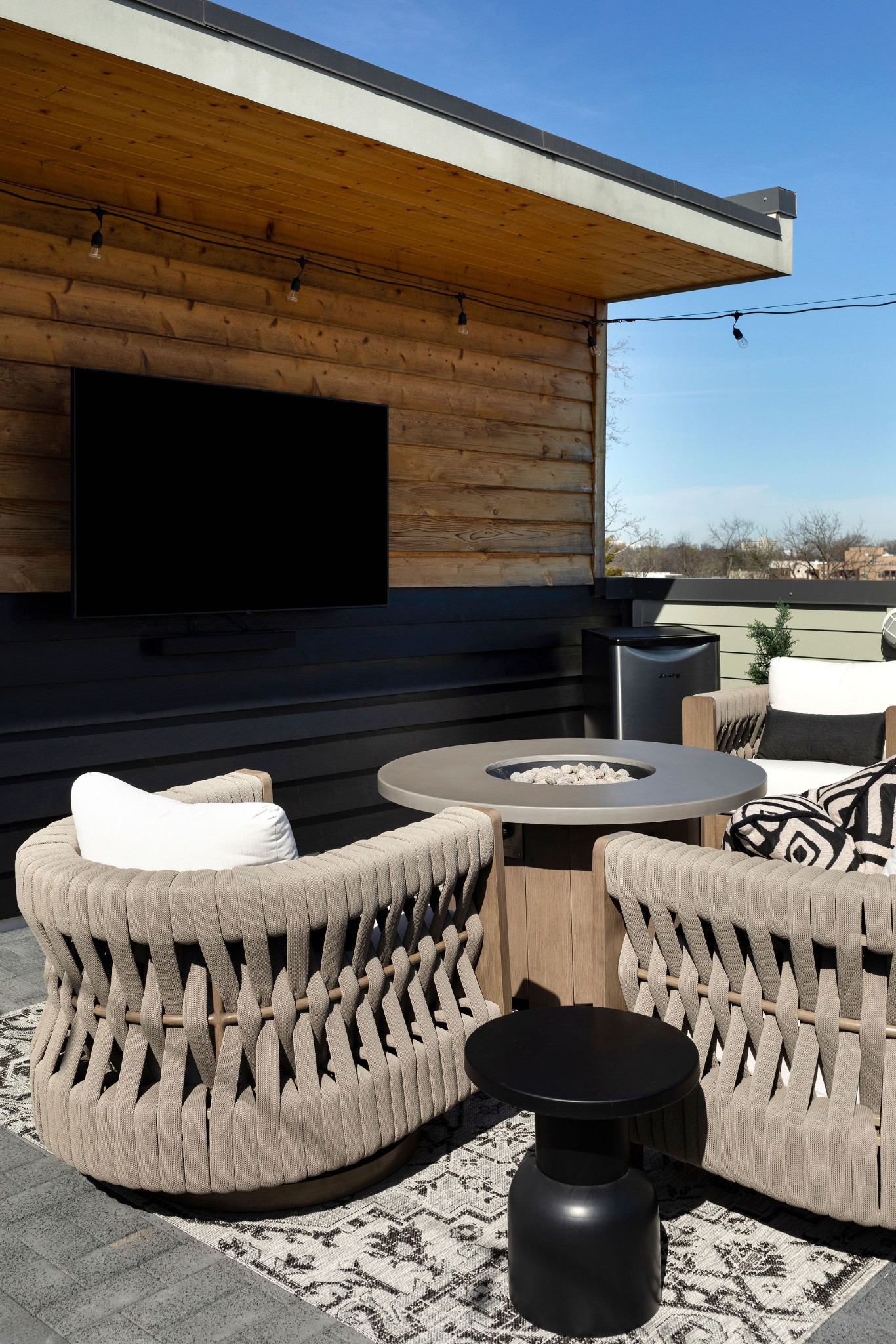 2513 White Ave Unit: 1