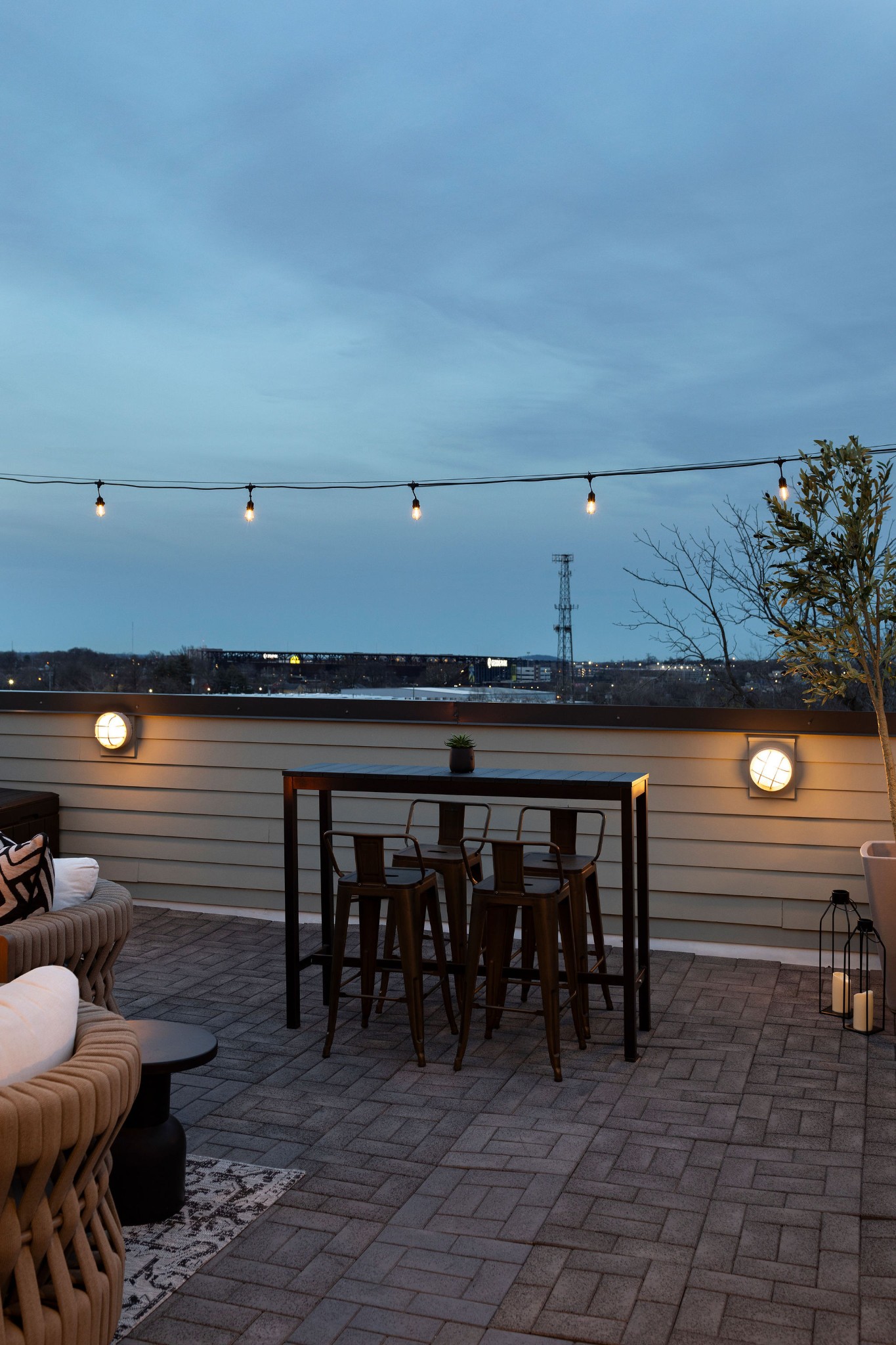 2513 White Ave Unit: 1