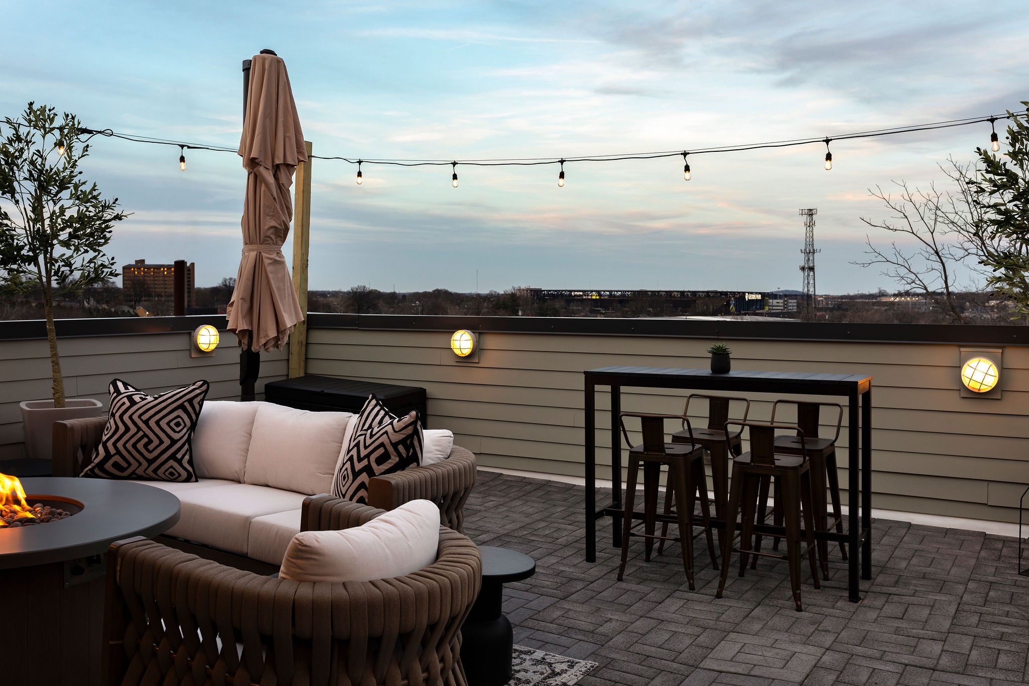 2513 White Ave Unit: 1