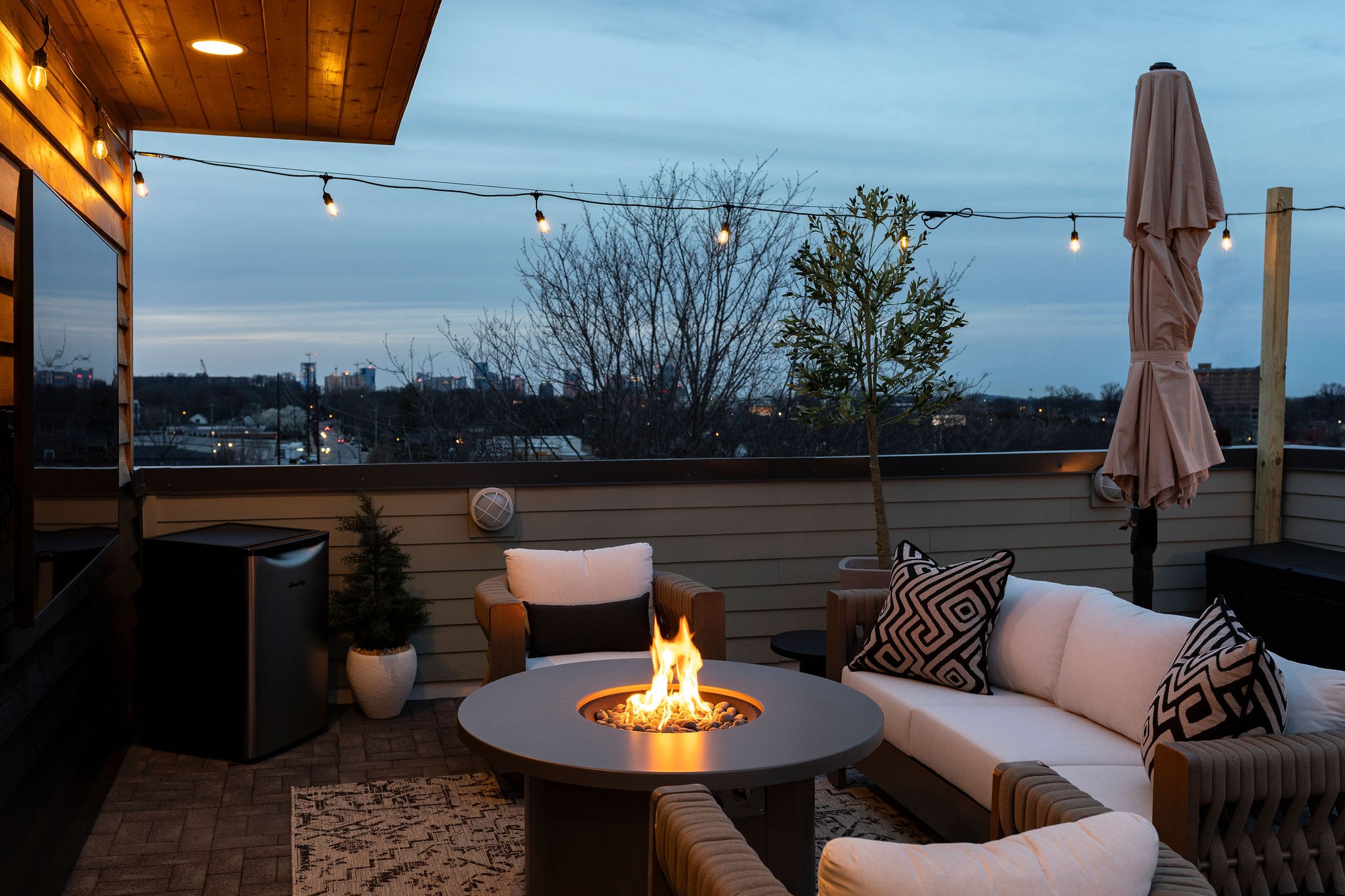 2513 White Ave Unit: 1