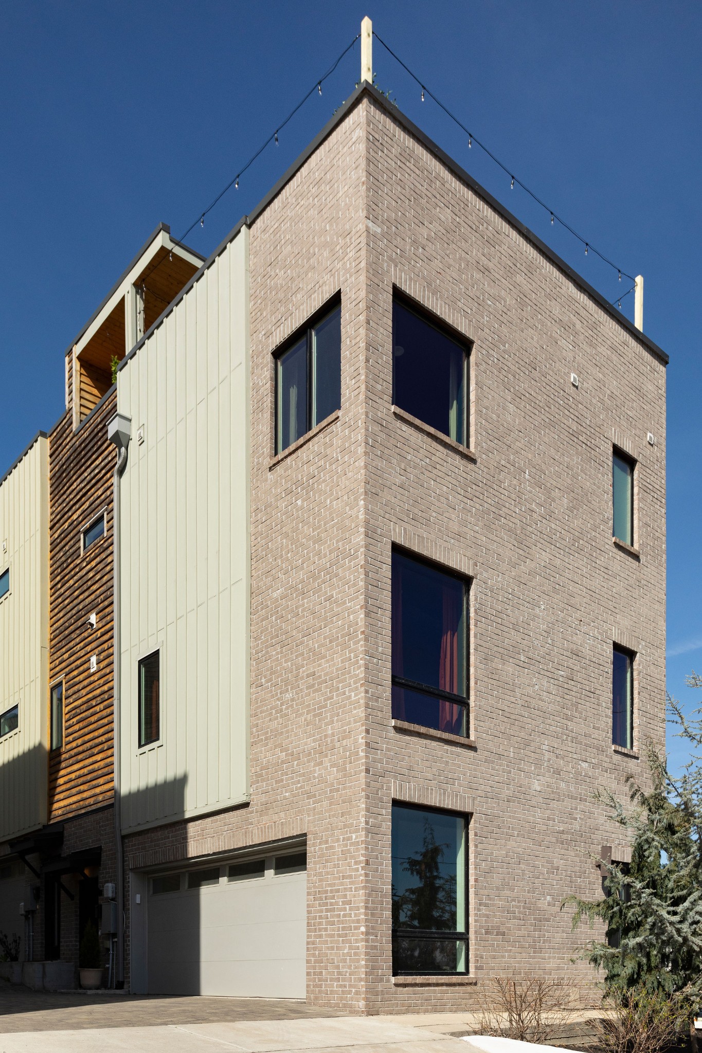 2513 White Ave Unit: 1
