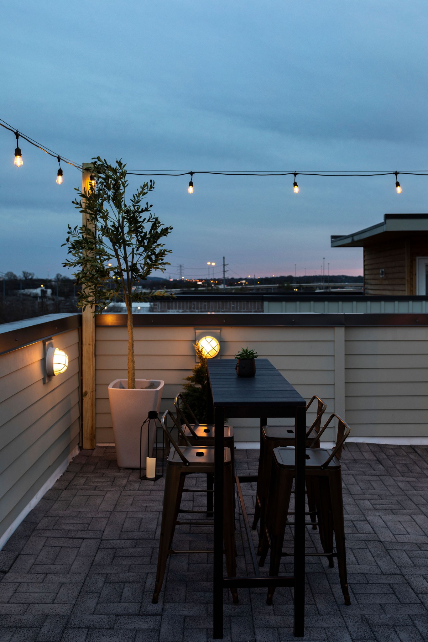 2513 White Ave Unit: 1