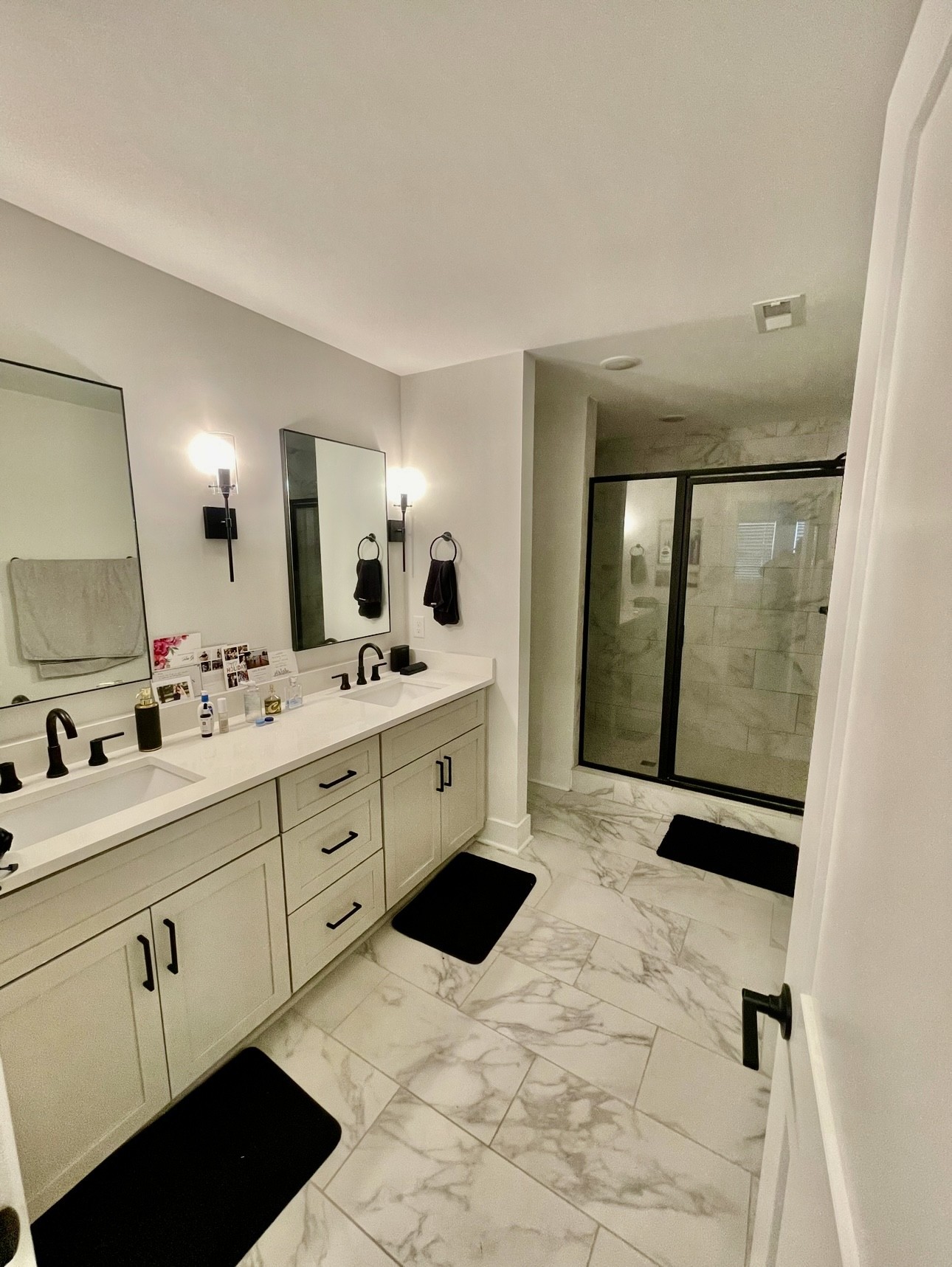 530 Edwin St Unit: 3