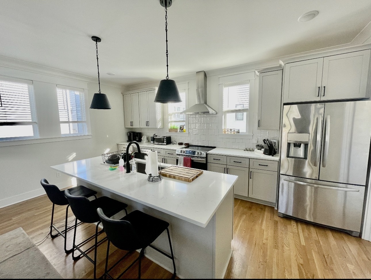 530 Edwin St Unit: 3