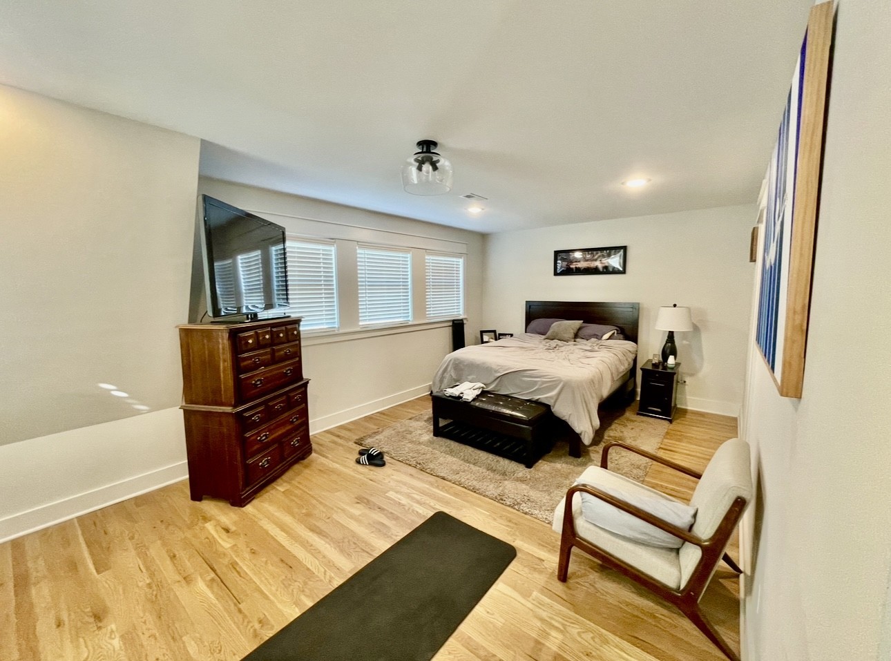 530 Edwin St Unit: 3