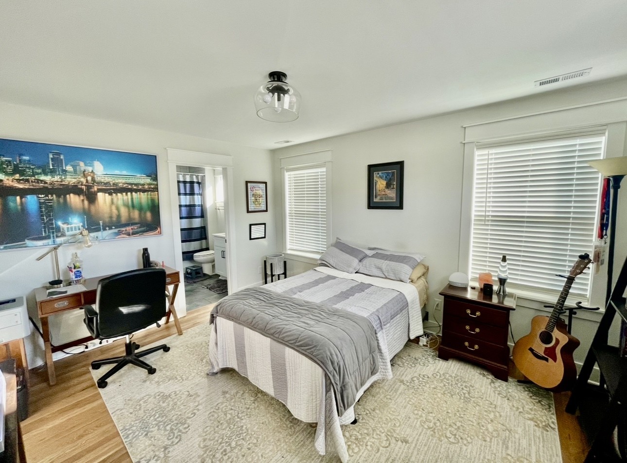 530 Edwin St Unit: 3
