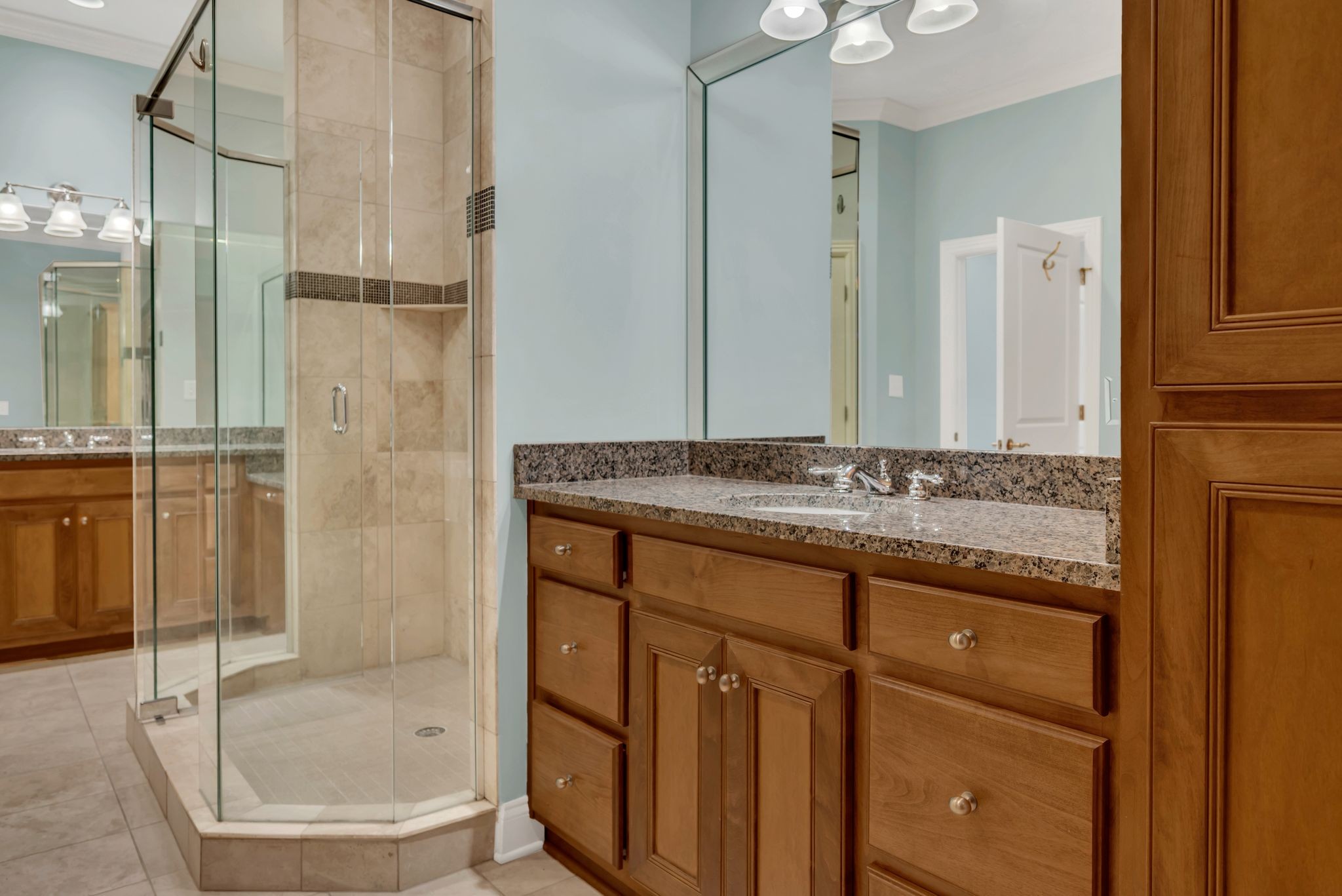 2411 Crestmoor Rd Unit: 104