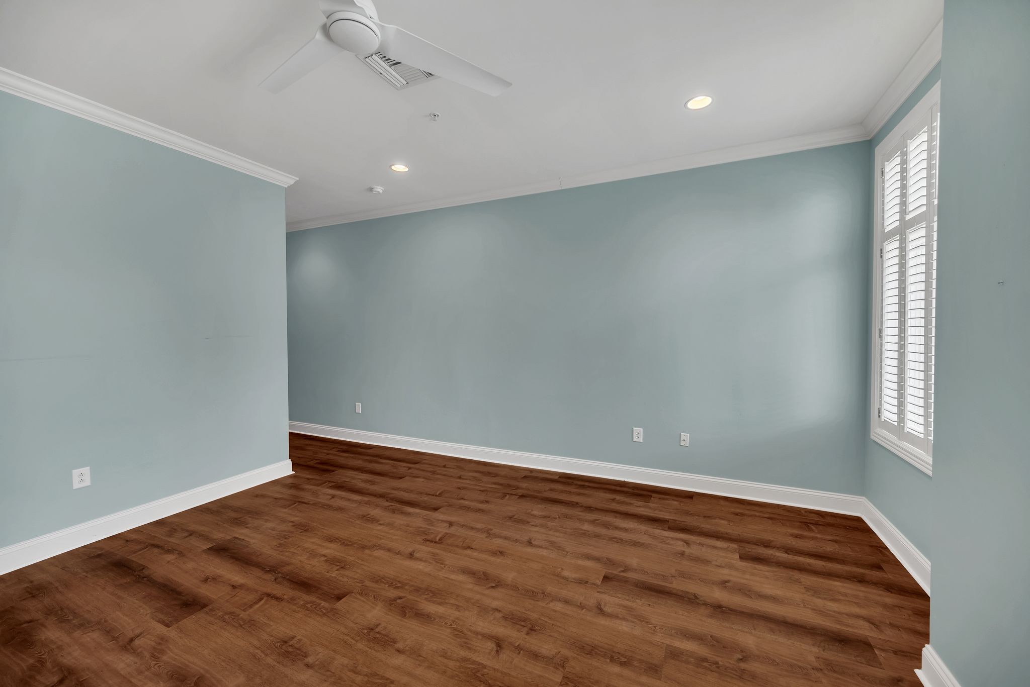 2411 Crestmoor Rd Unit: 104
