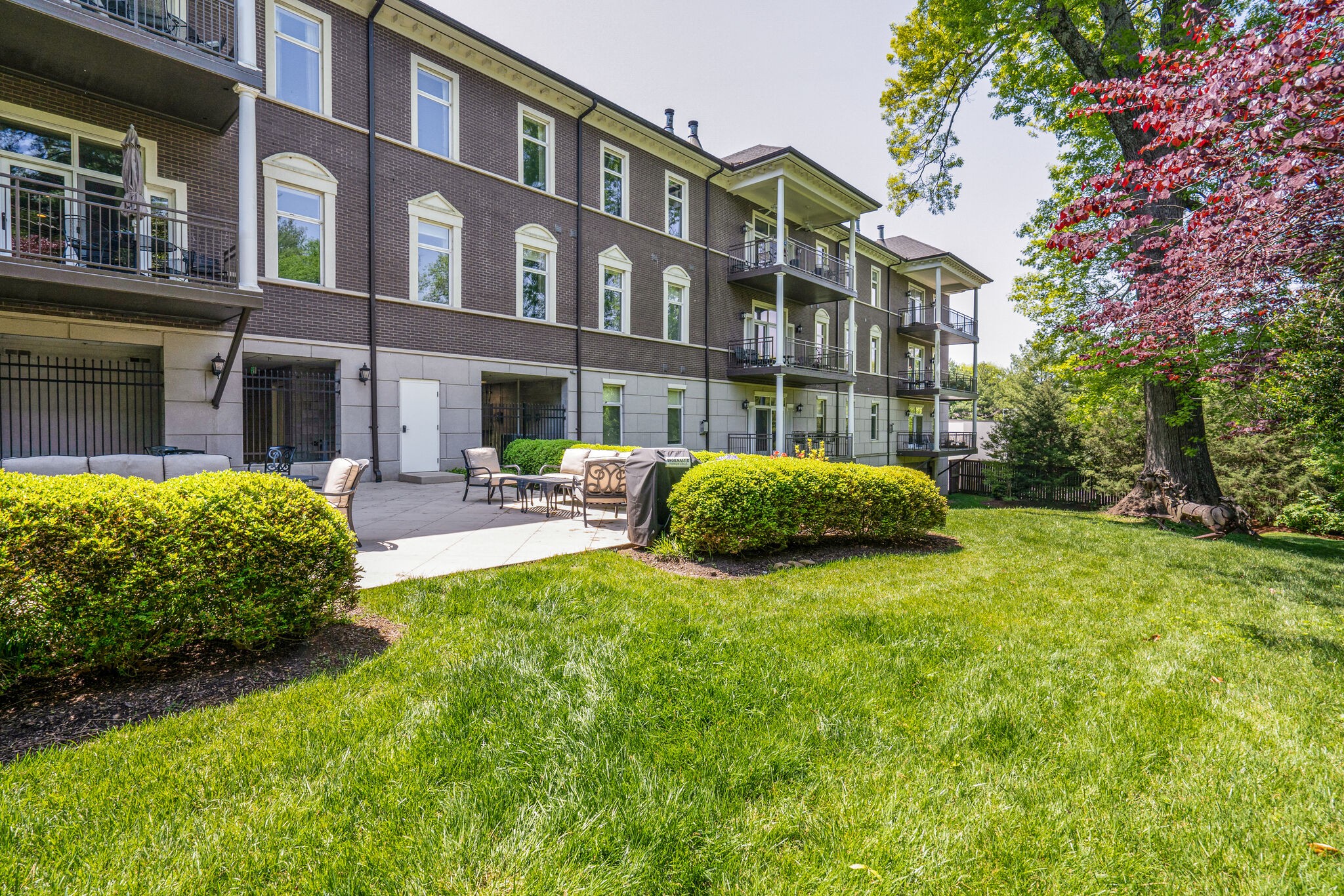 2411 Crestmoor Rd Unit: 104